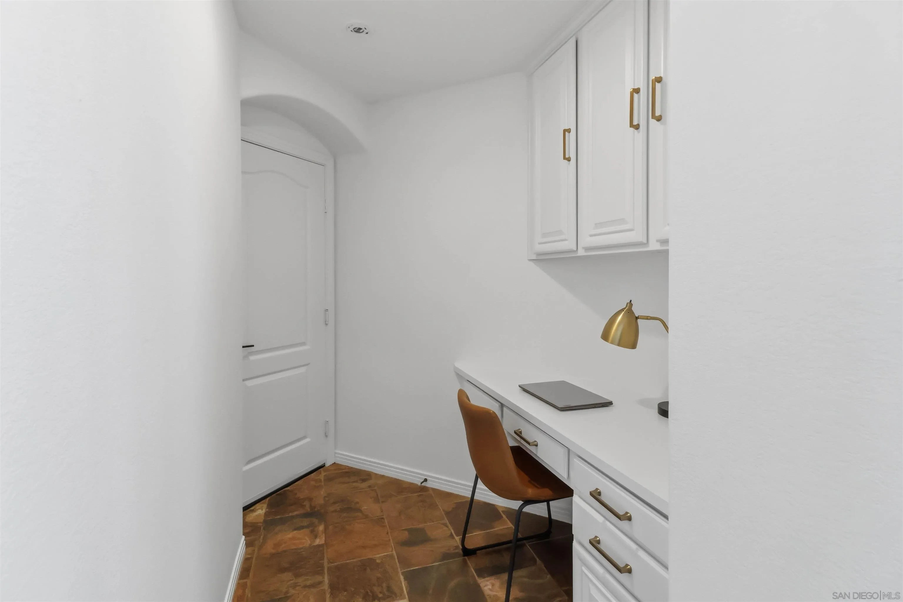 https://cdn.realtyfeed.com/cdn/127/260014220/d36839719c34f7369fc239186bc1302b.webp