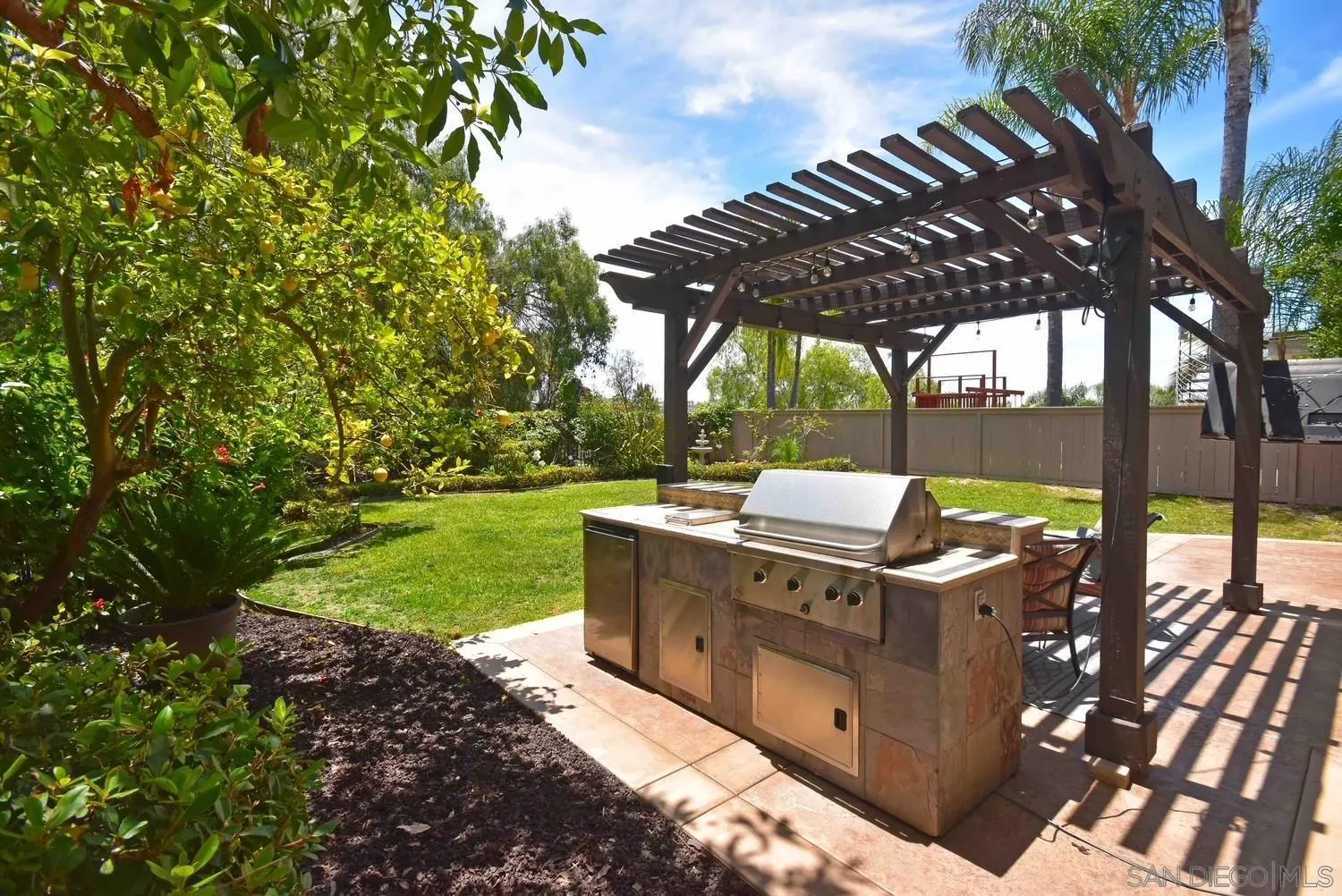 https://cdn.realtyfeed.com/cdn/127/260014220/e7c107c7aed0c3f0ef0f8bcd89e9f61b.webp