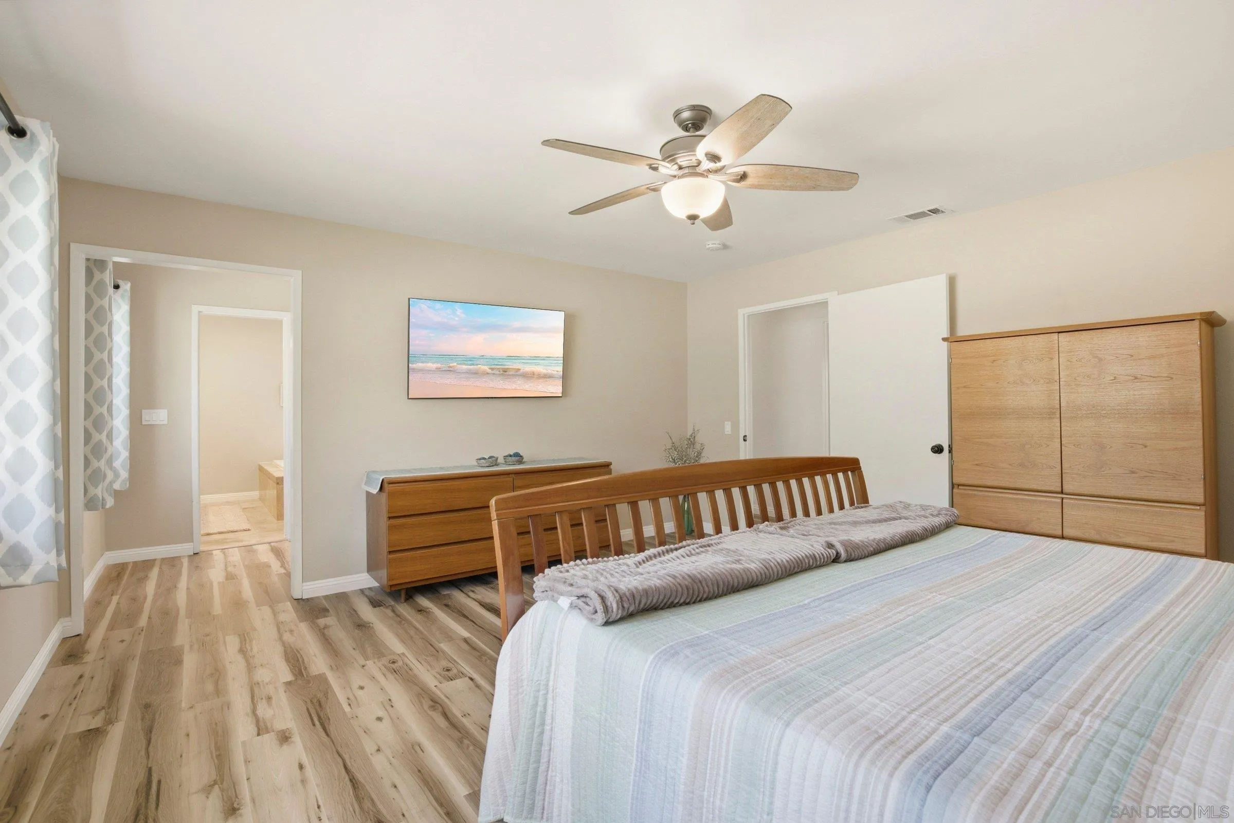 https://cdn.realtyfeed.com/cdn/127/260014221/045d3d89e2ea2e9c31b01857adce0644.webp