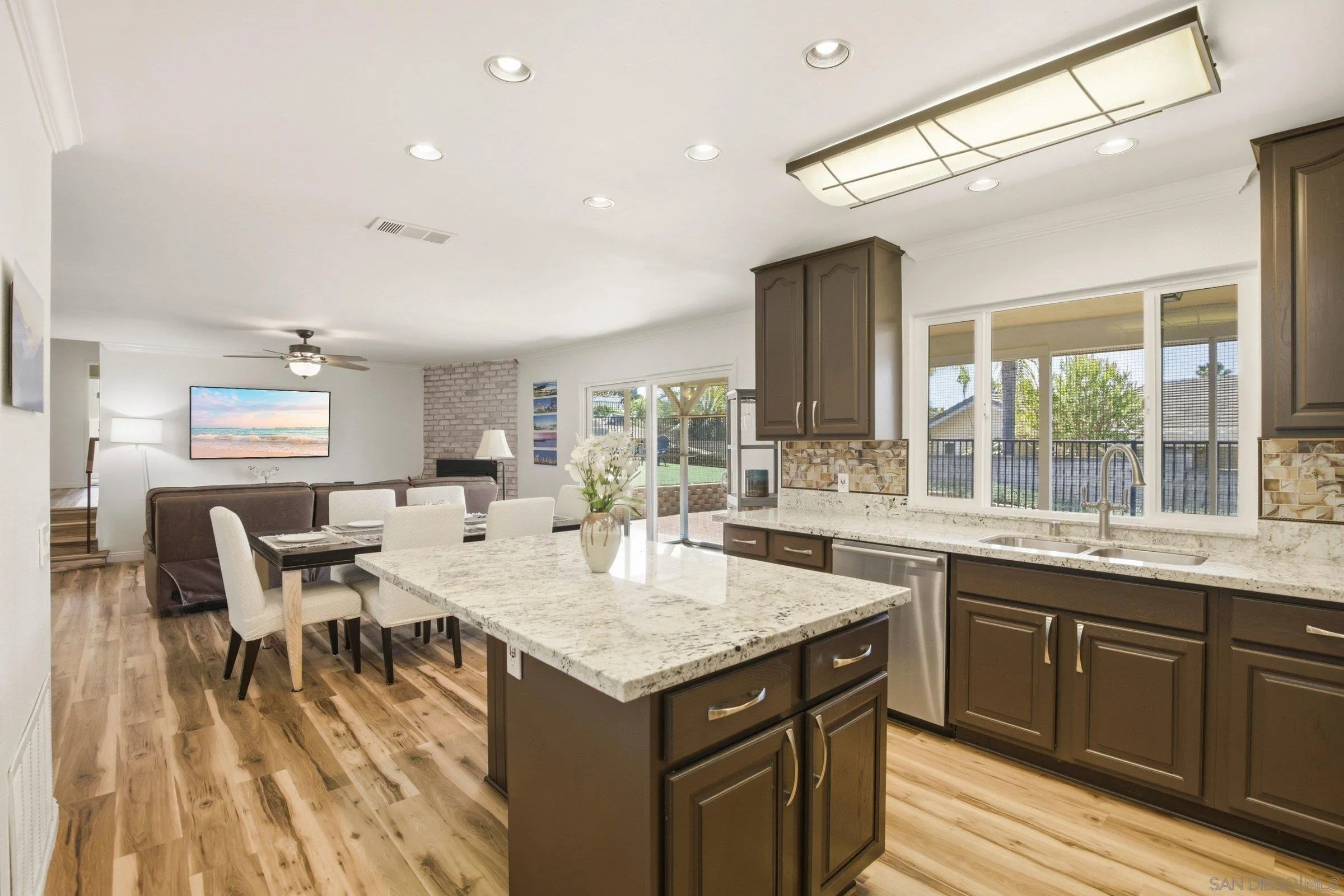 https://cdn.realtyfeed.com/cdn/127/260014221/0589ed7eb91388ba10c1f81419eda74b.webp