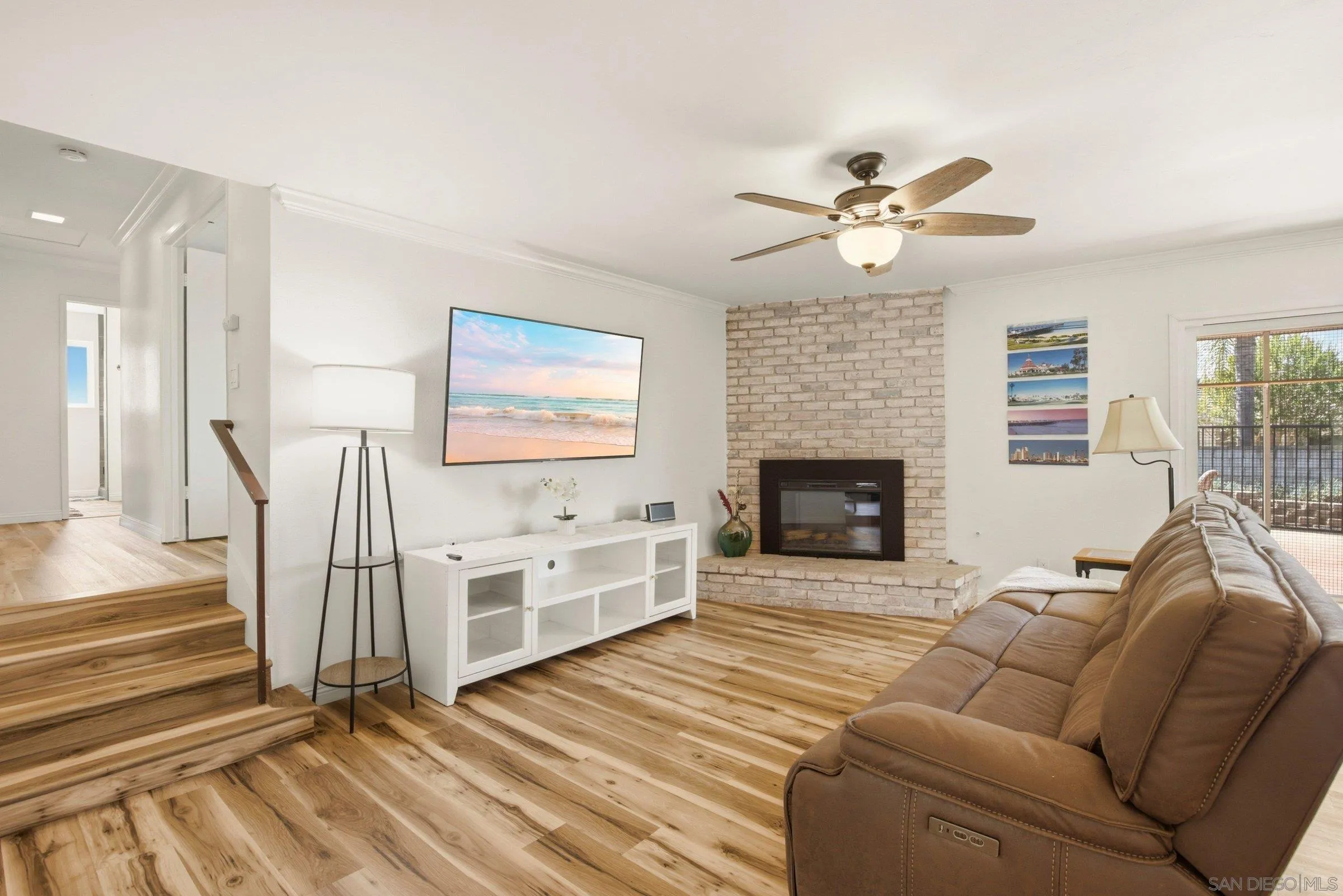 https://cdn.realtyfeed.com/cdn/127/260014221/0f9b4b7ff29de85bf3ad5d4c823f70ef.webp