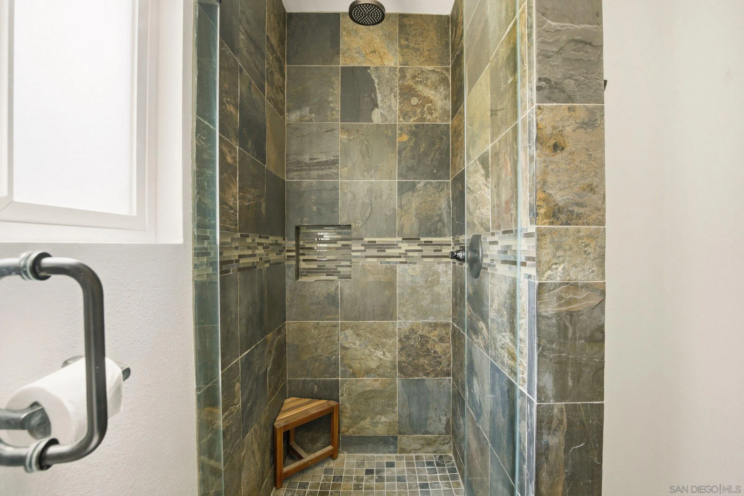 https://cdn.realtyfeed.com/cdn/127/260014221/50f9f5c713db5ccb965cdcf2be6506ab.webp