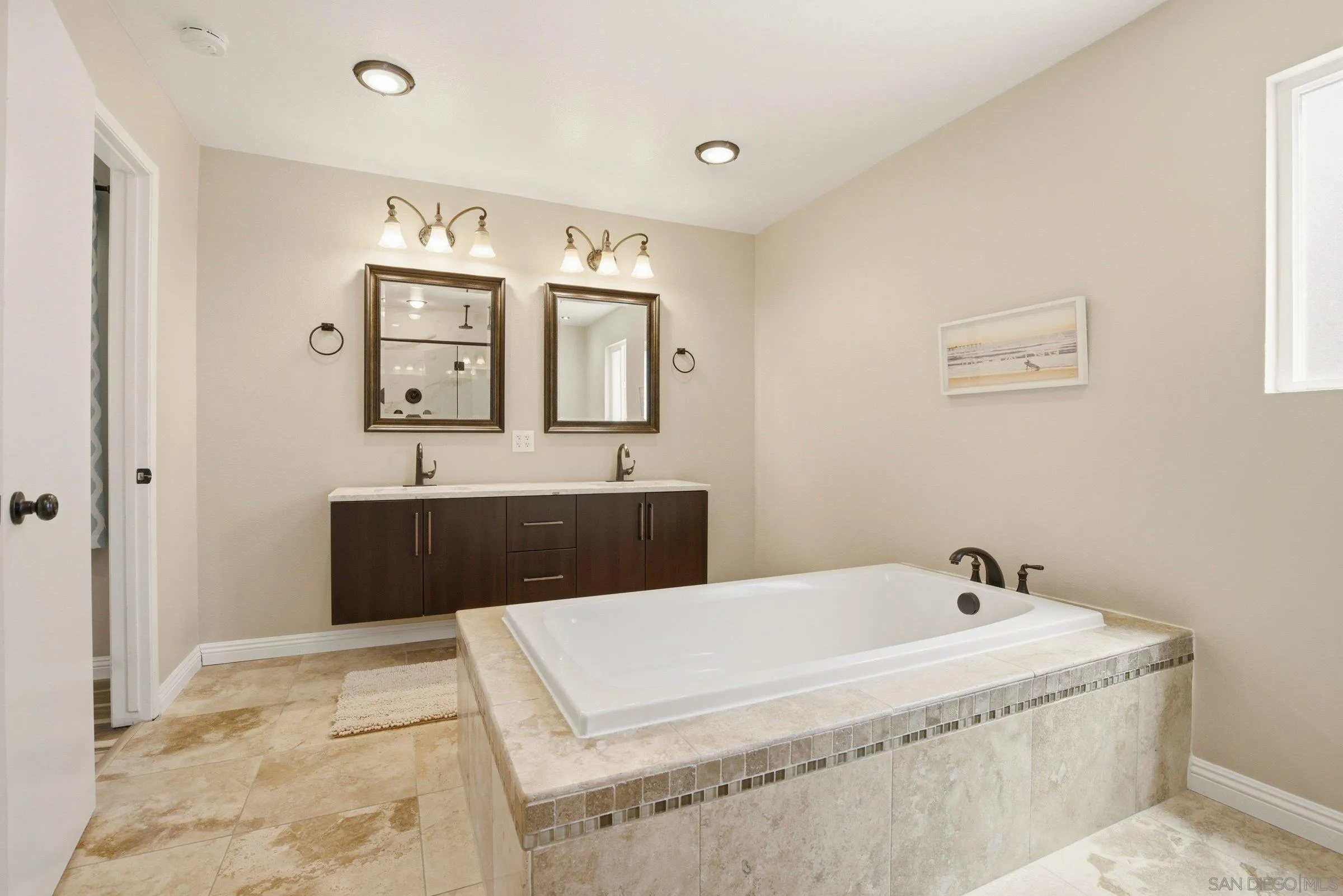 https://cdn.realtyfeed.com/cdn/127/260014221/5d7c7f10677c8aa1c882211fc8a76139.webp