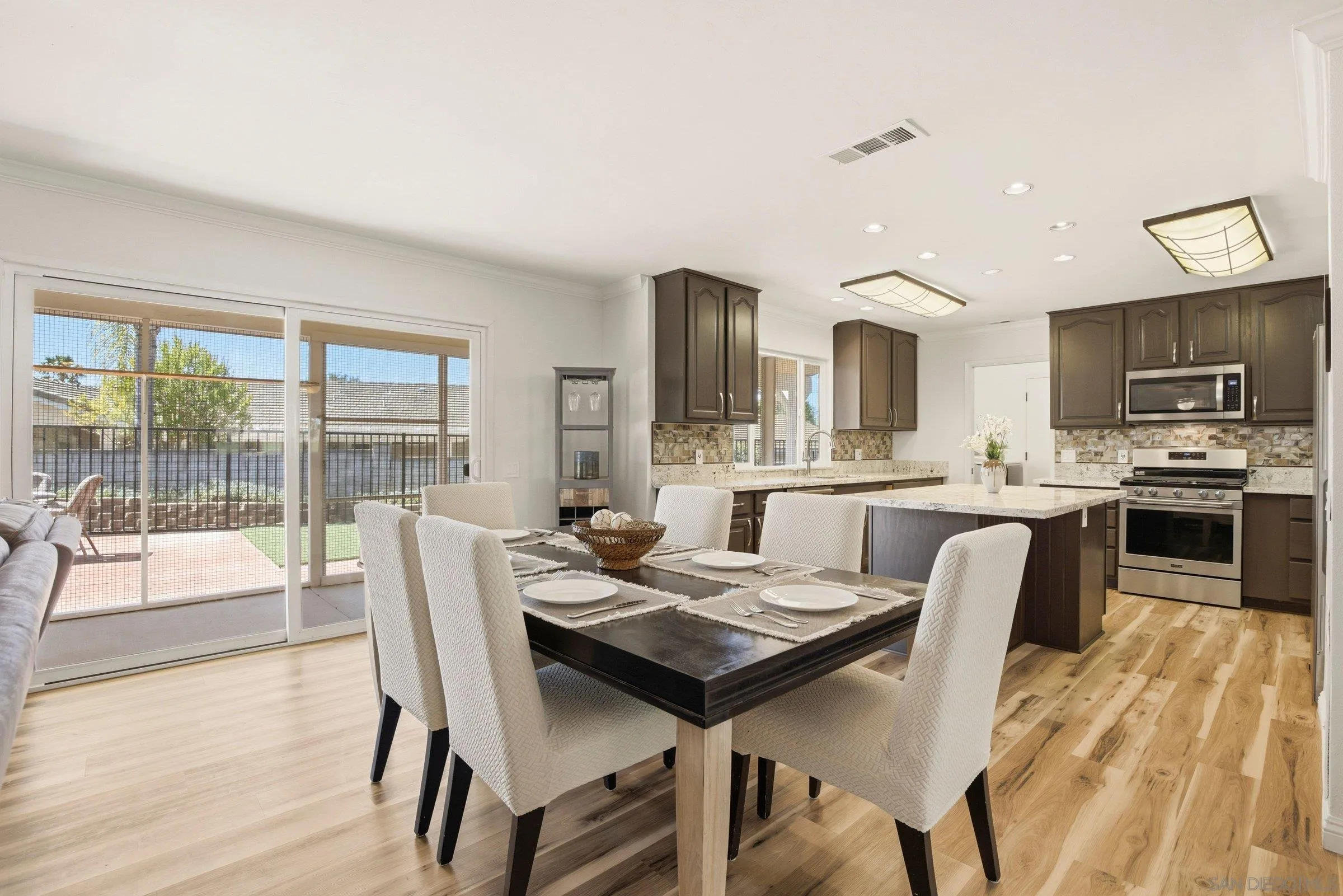 https://cdn.realtyfeed.com/cdn/127/260014221/9b4cbbbf69745038e69b6adb5a0c4130.webp