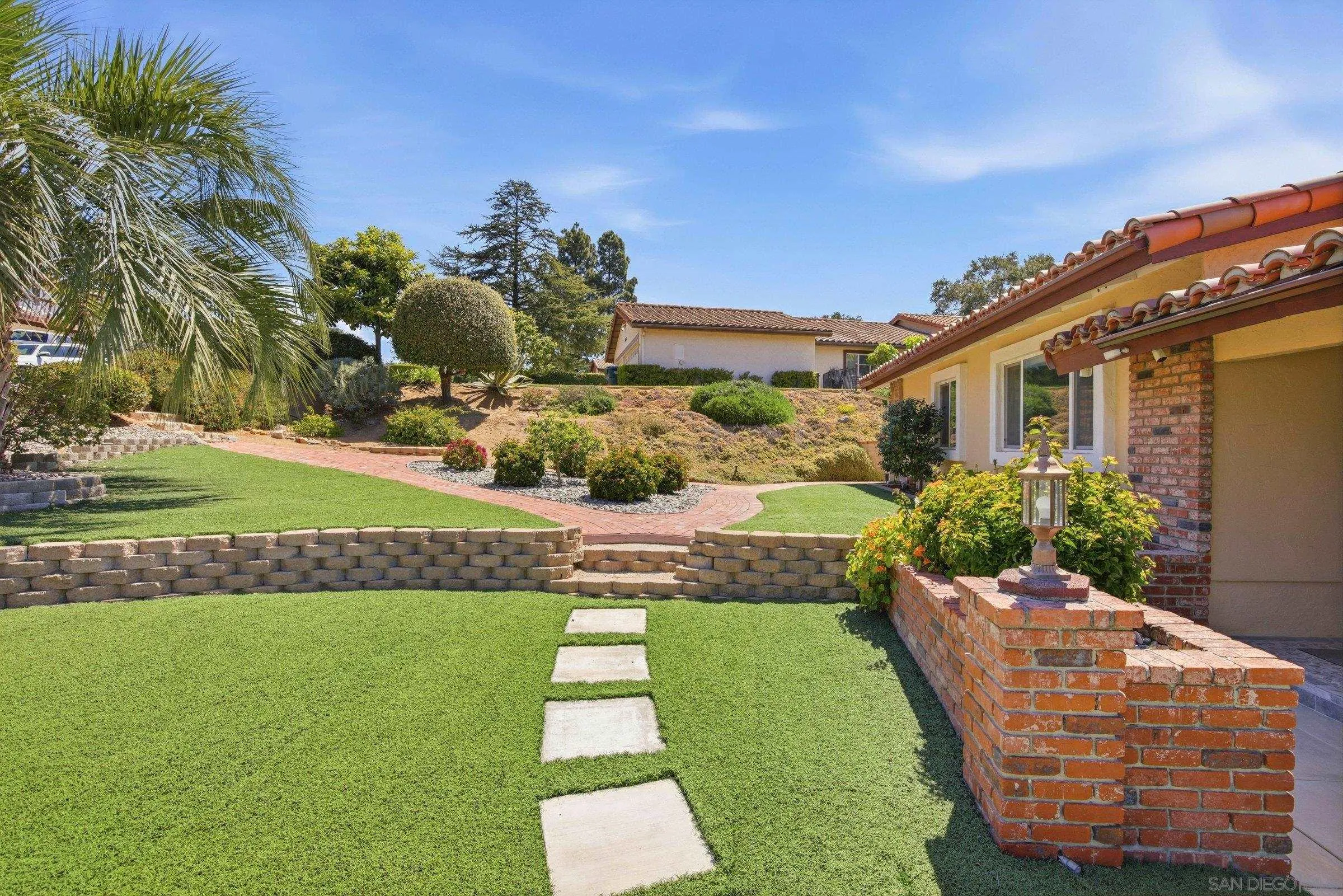 https://cdn.realtyfeed.com/cdn/127/260014221/e1f8b25778f773ed8a2cb5e8b8c5aed9.webp