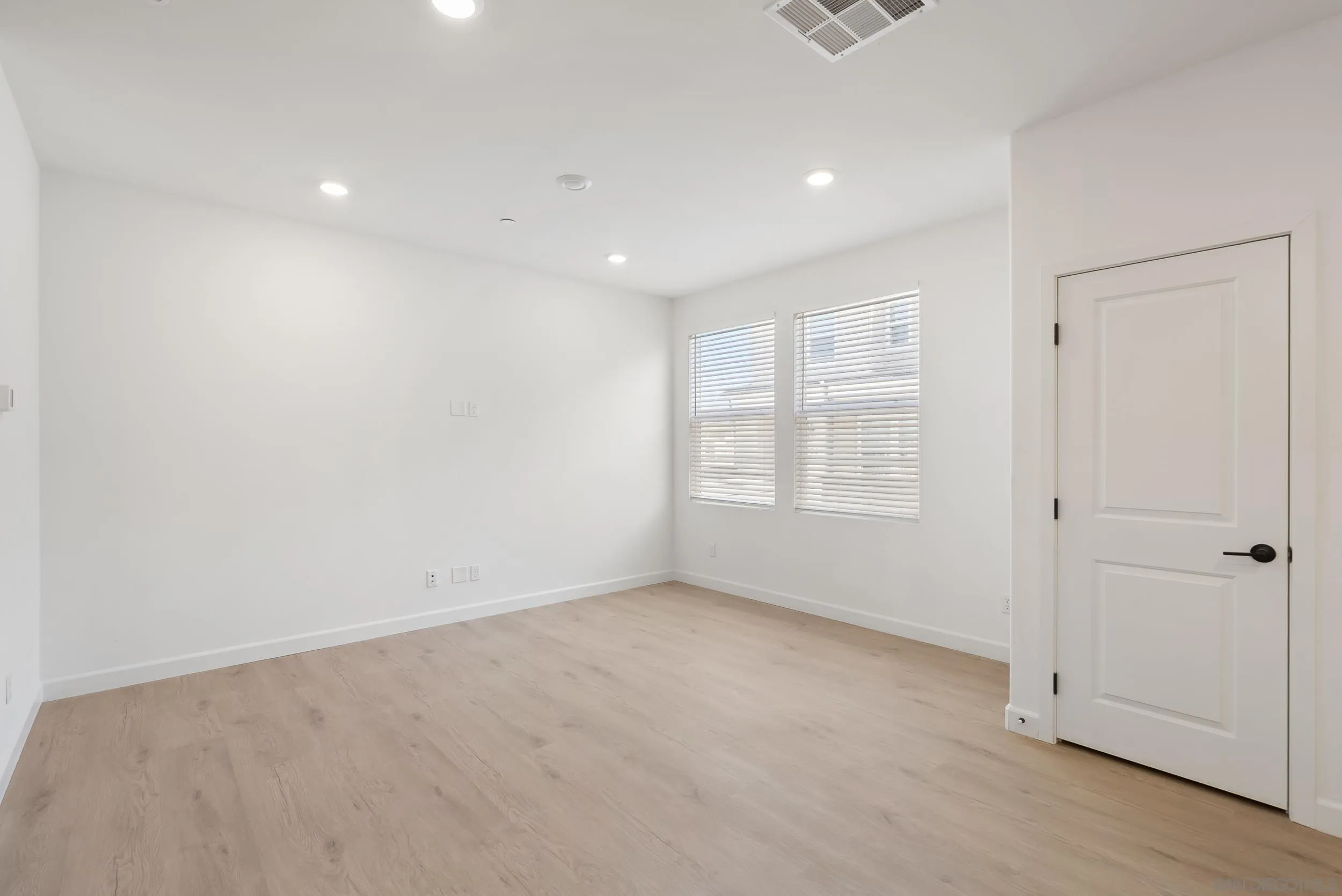 Photo #12: 260014223 Listing: Photo #12