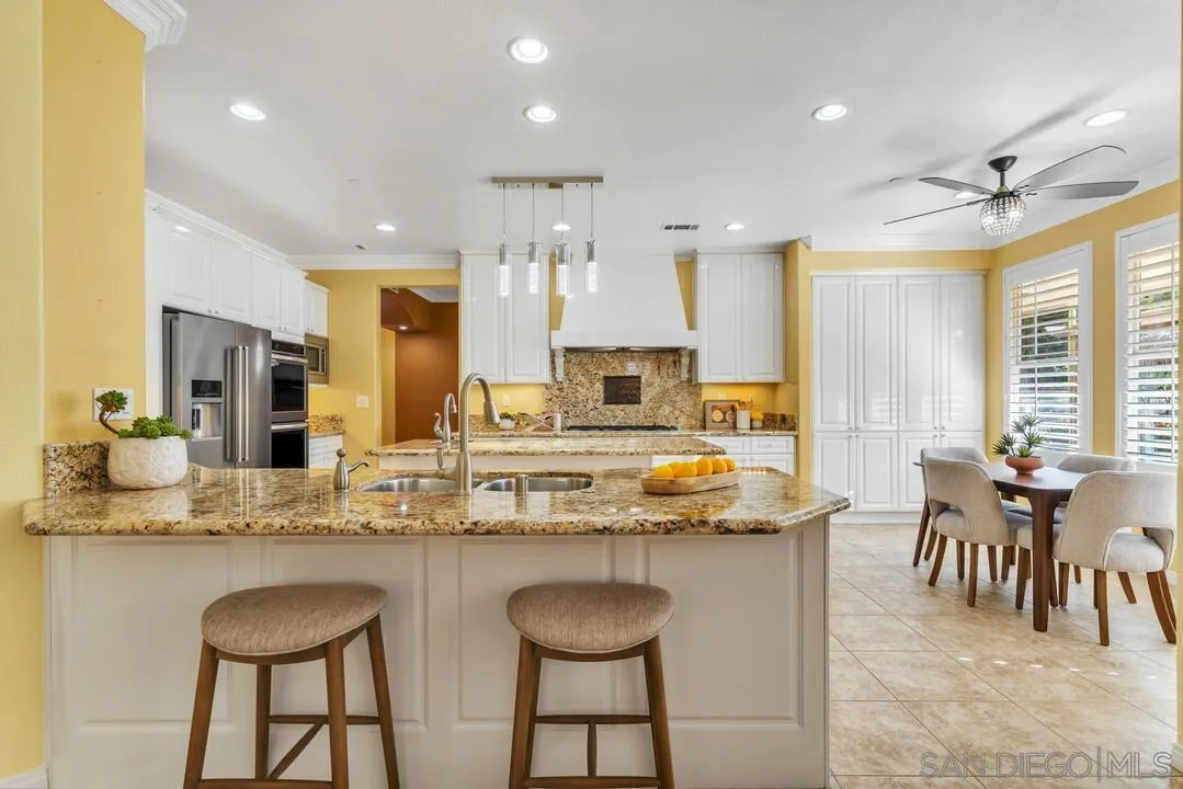 https://cdn.realtyfeed.com/cdn/127/260014225/1a8f47e6d2bd8480ac6f4f133b2812d2.webp