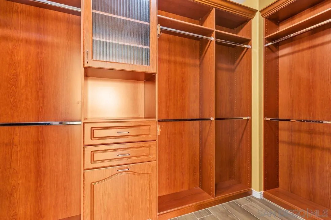 https://cdn.realtyfeed.com/cdn/127/260014225/2183f02f6abd90a06acb0be021fa1f2e.webp