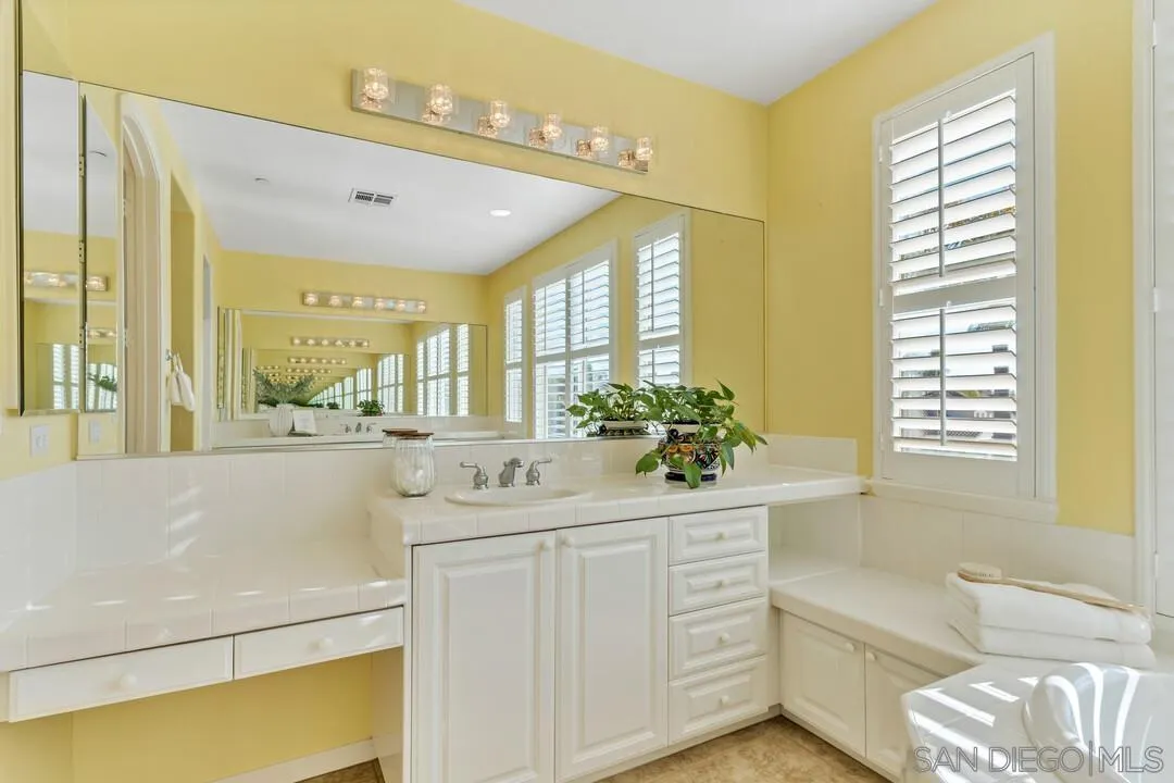 https://cdn.realtyfeed.com/cdn/127/260014225/27811d631483a8147716539da6becd1e.webp