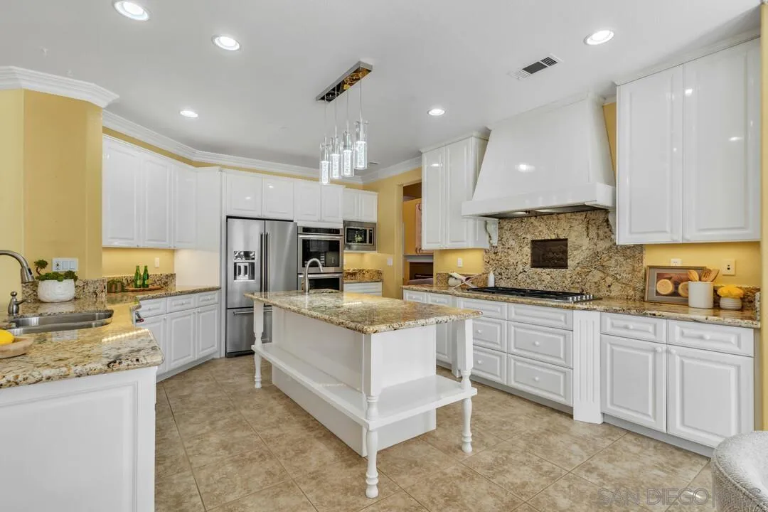 https://cdn.realtyfeed.com/cdn/127/260014225/c9e47dc7b8646476be423b59b70133be.webp