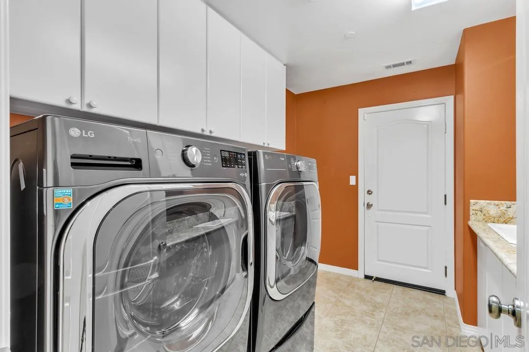 https://cdn.realtyfeed.com/cdn/127/260014225/e5de4d2498371f7b48f4a64f3e2aa1e0.webp