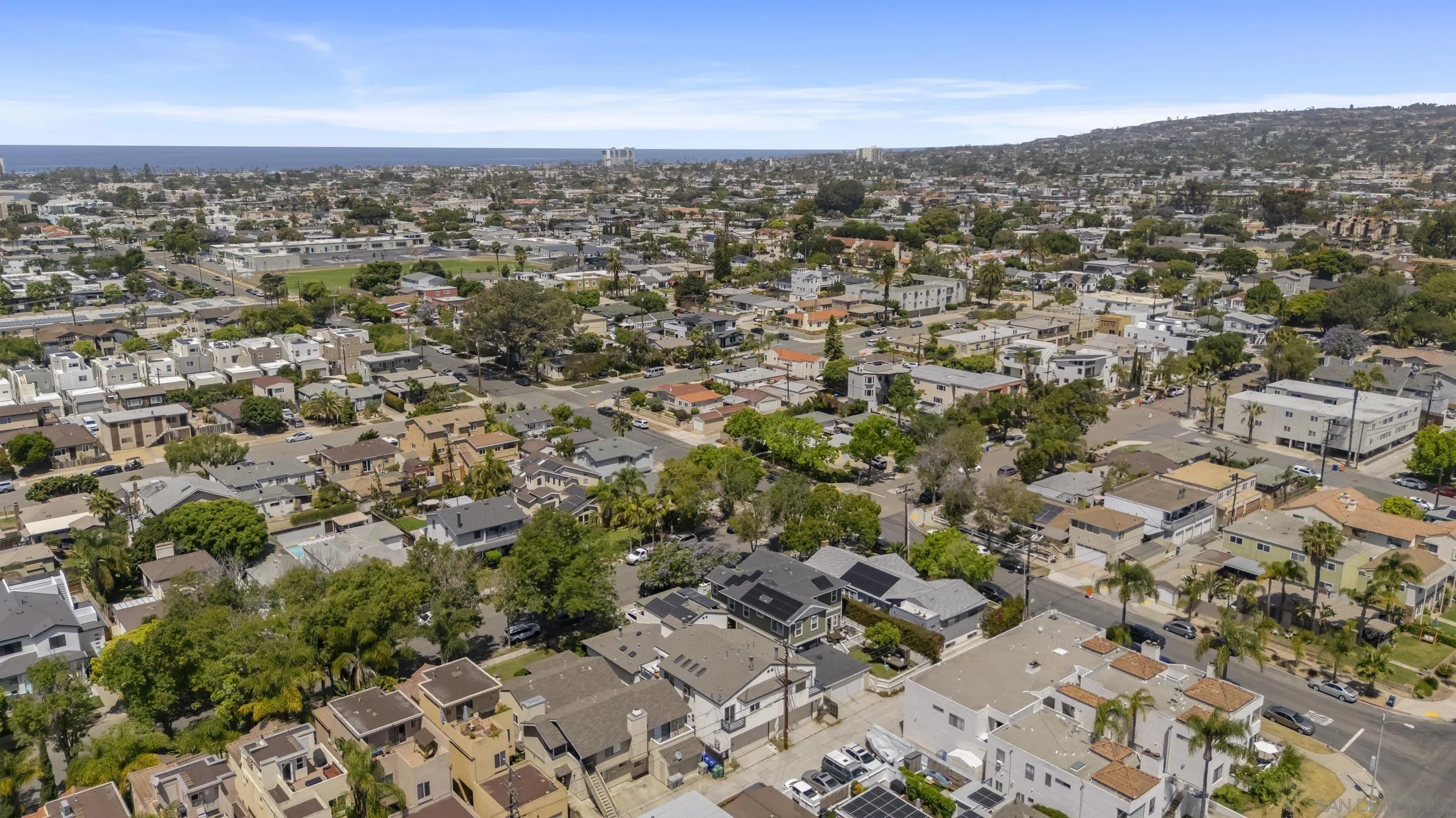 https://cdn.realtyfeed.com/cdn/127/260014226/2b57259f1c0ad92817c6471b448ec502.webp
