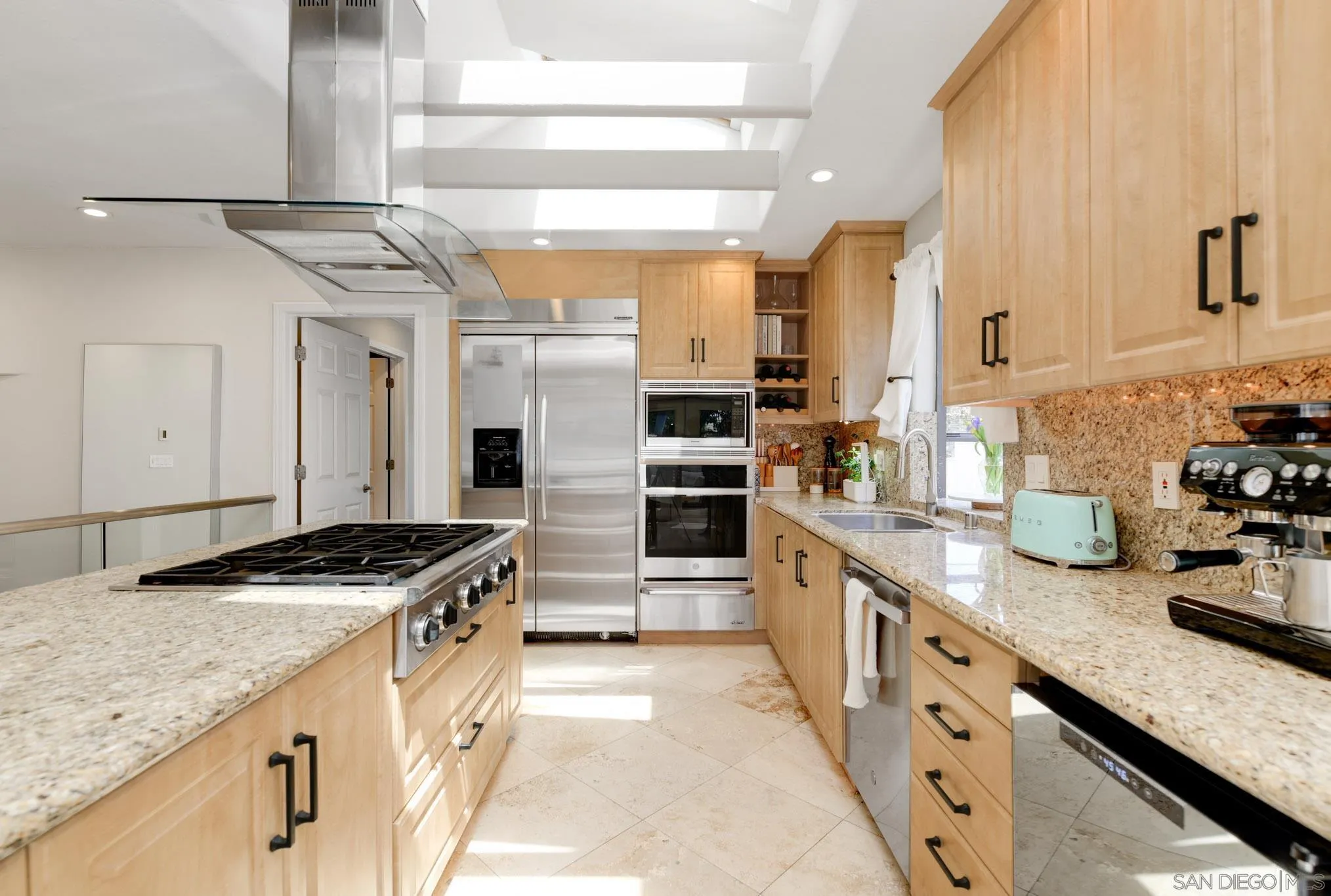 https://cdn.realtyfeed.com/cdn/127/260014226/3f13598540bc8a1cdc17fcf6d01bd011.webp