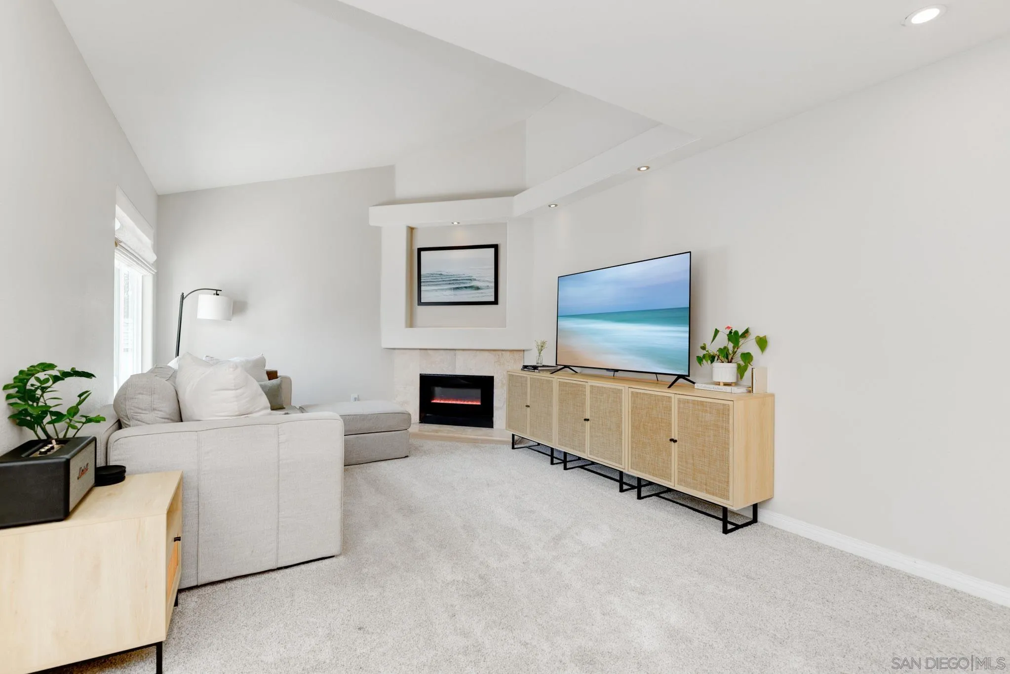 https://cdn.realtyfeed.com/cdn/127/260014226/4d40f7bb6bd436032476184c14dff132.webp