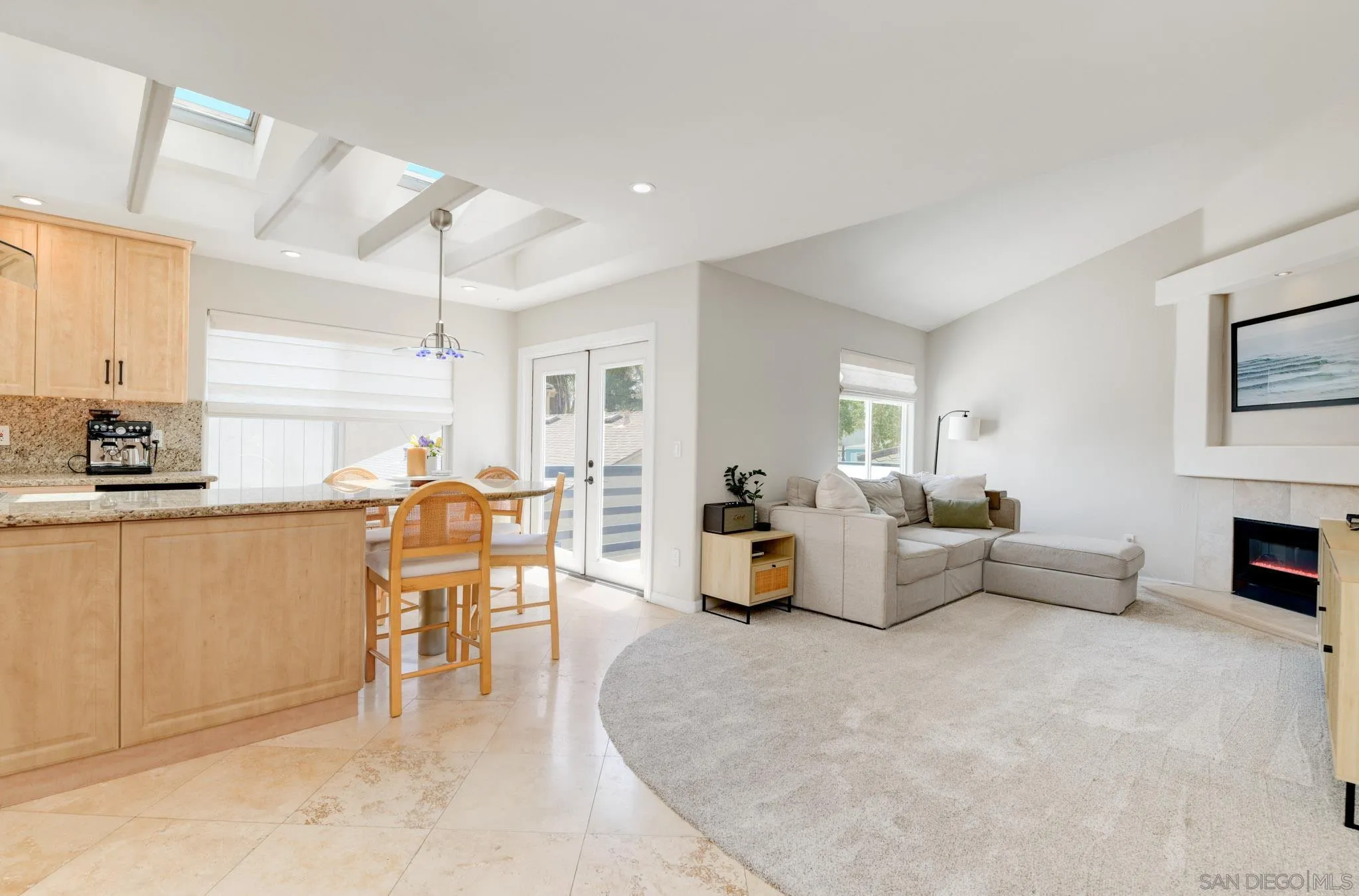 https://cdn.realtyfeed.com/cdn/127/260014226/ae03311f981589fb103d58732e4abb88.webp