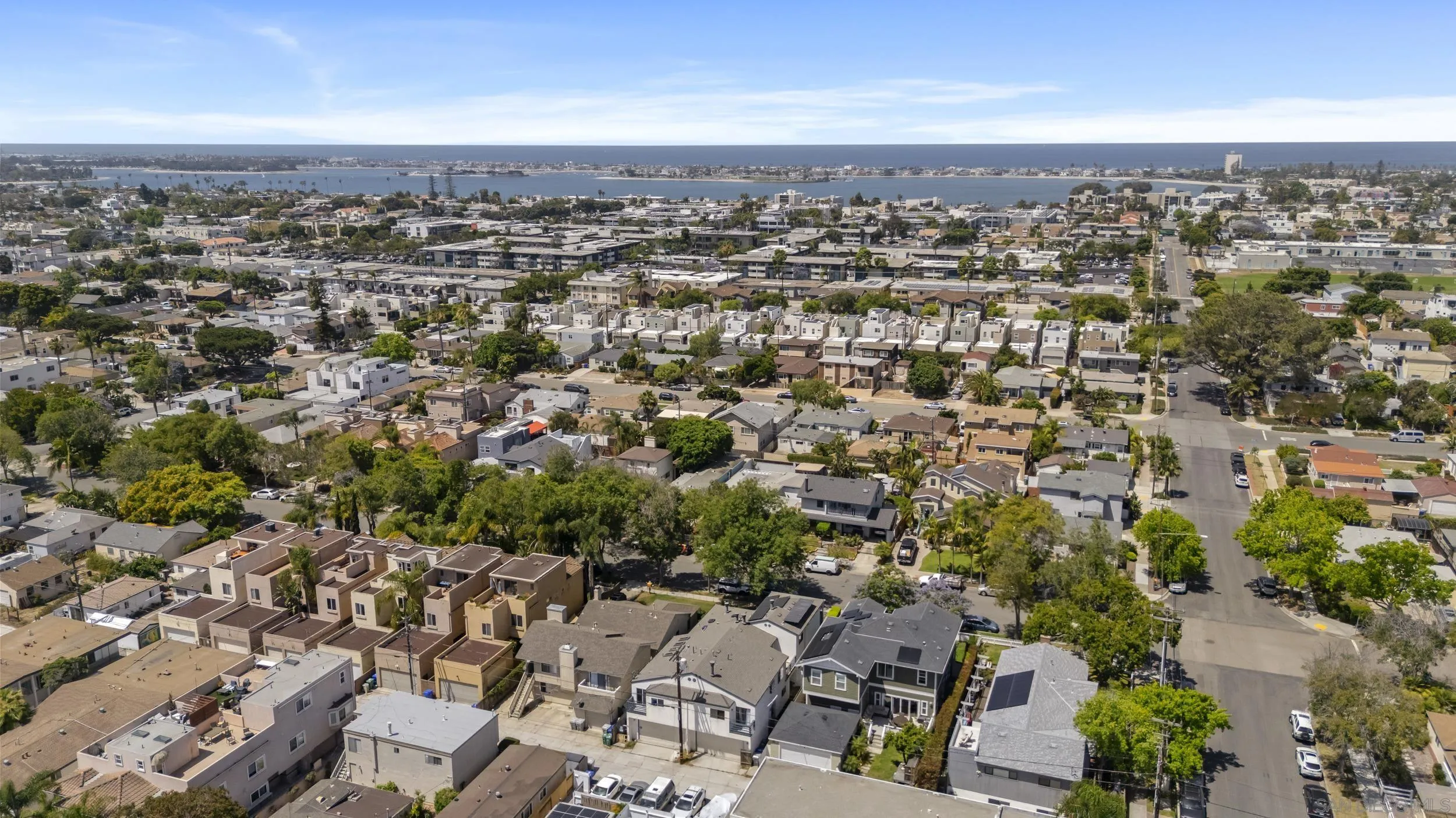 https://cdn.realtyfeed.com/cdn/127/260014226/dbcc1dfe9f731151d84429c3b428fe44.webp