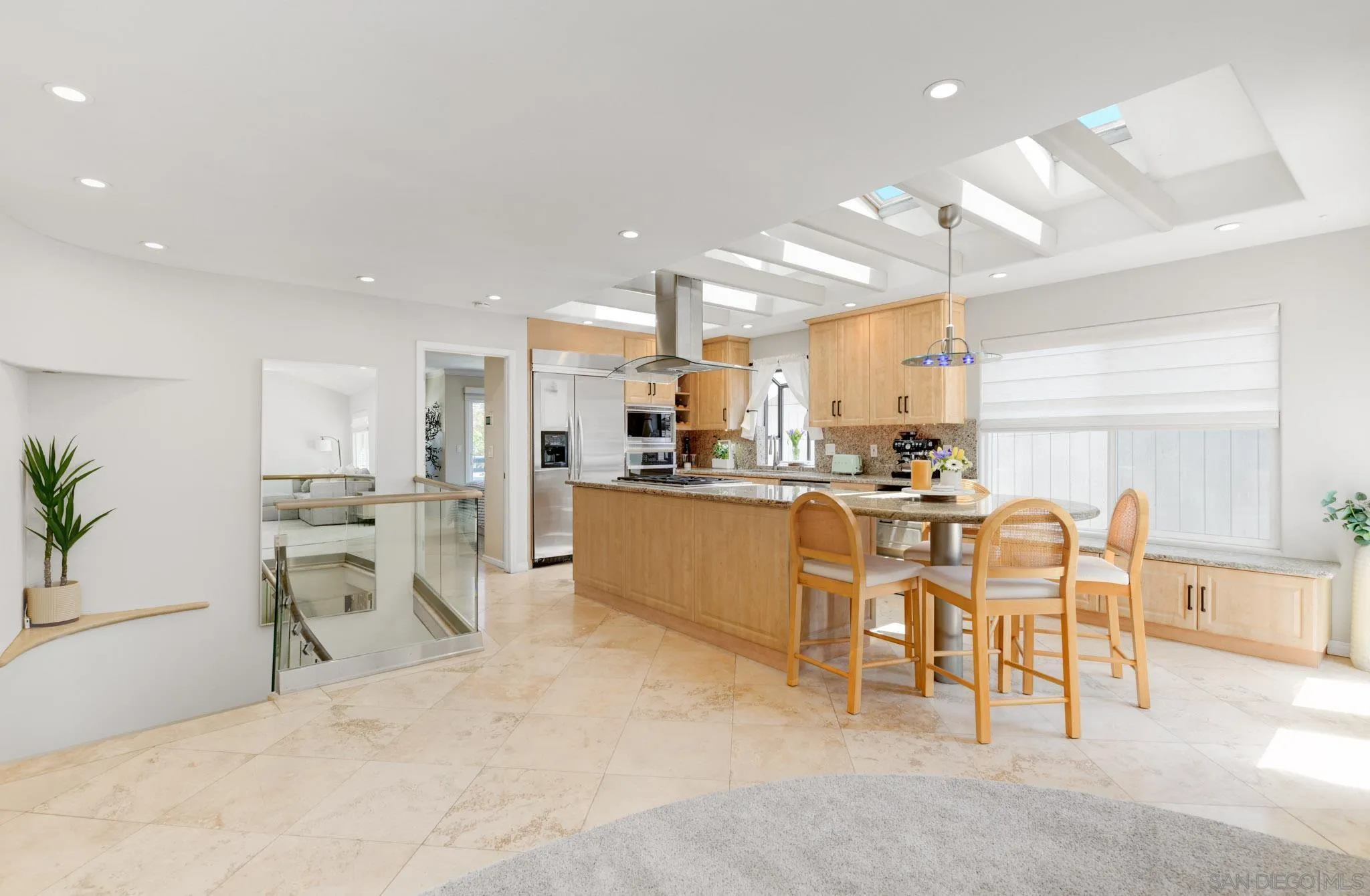 https://cdn.realtyfeed.com/cdn/127/260014226/f8b5d4107e6b9812847b966b7912c670.webp