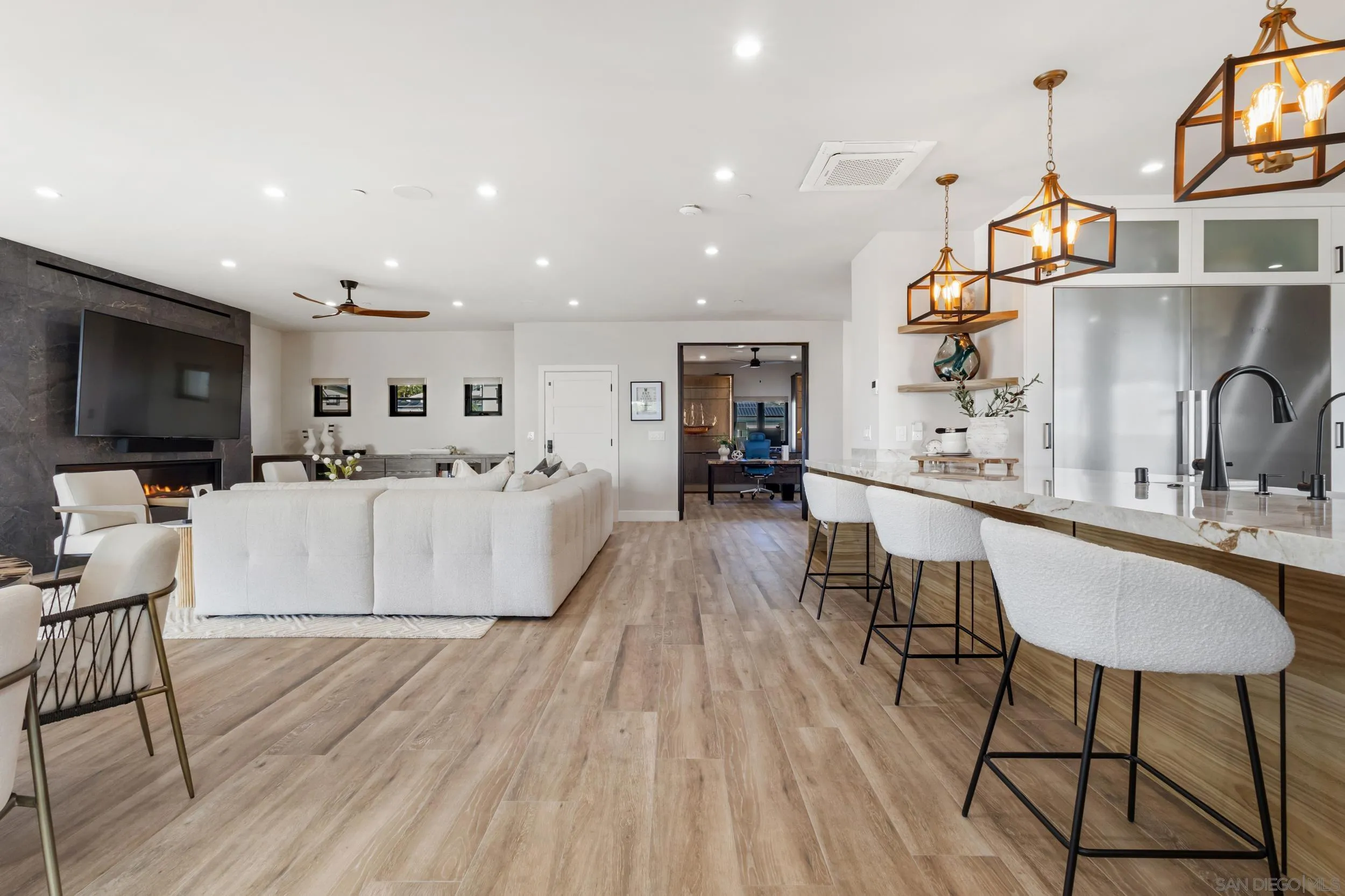 https://cdn.realtyfeed.com/cdn/127/260014227/0321766acd4723bbb281a4a28a84090f.webp