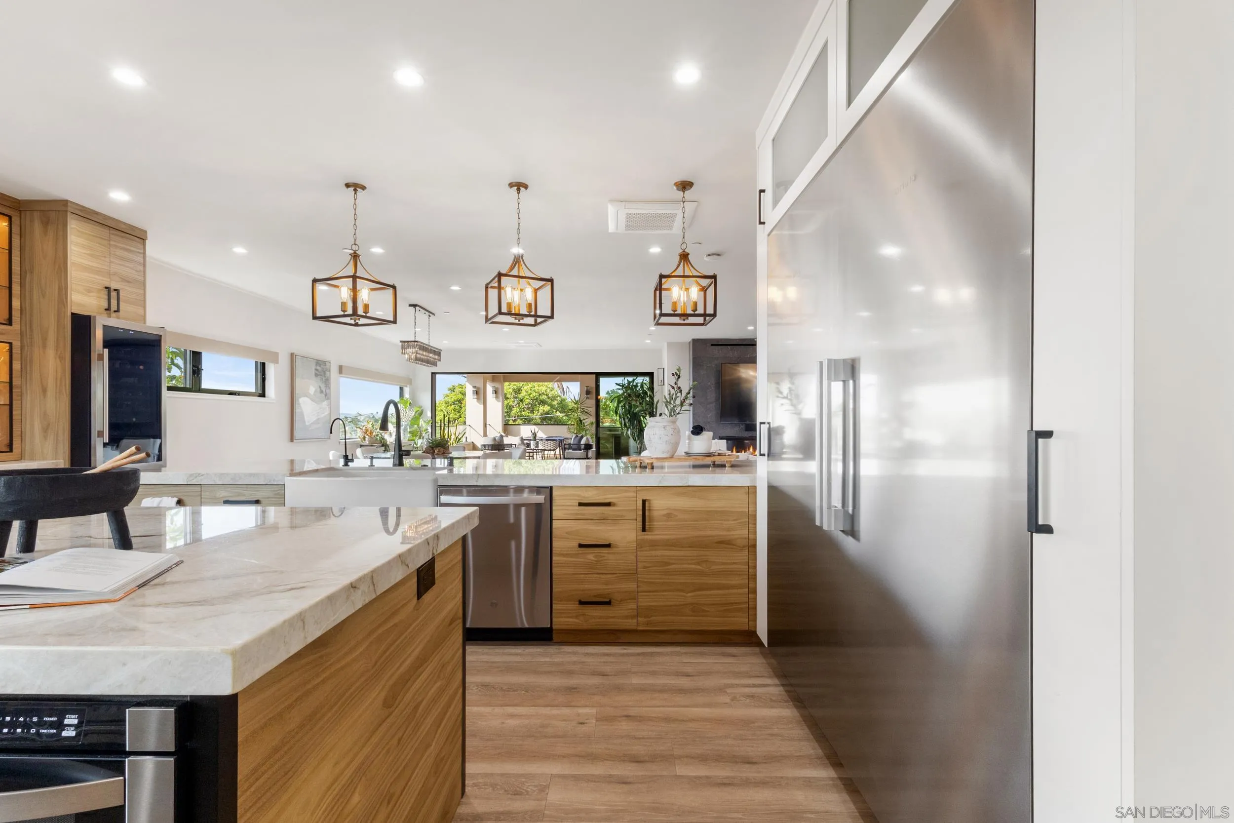 https://cdn.realtyfeed.com/cdn/127/260014227/17f9da2e1179d4eb8ae00e18ba65415d.webp