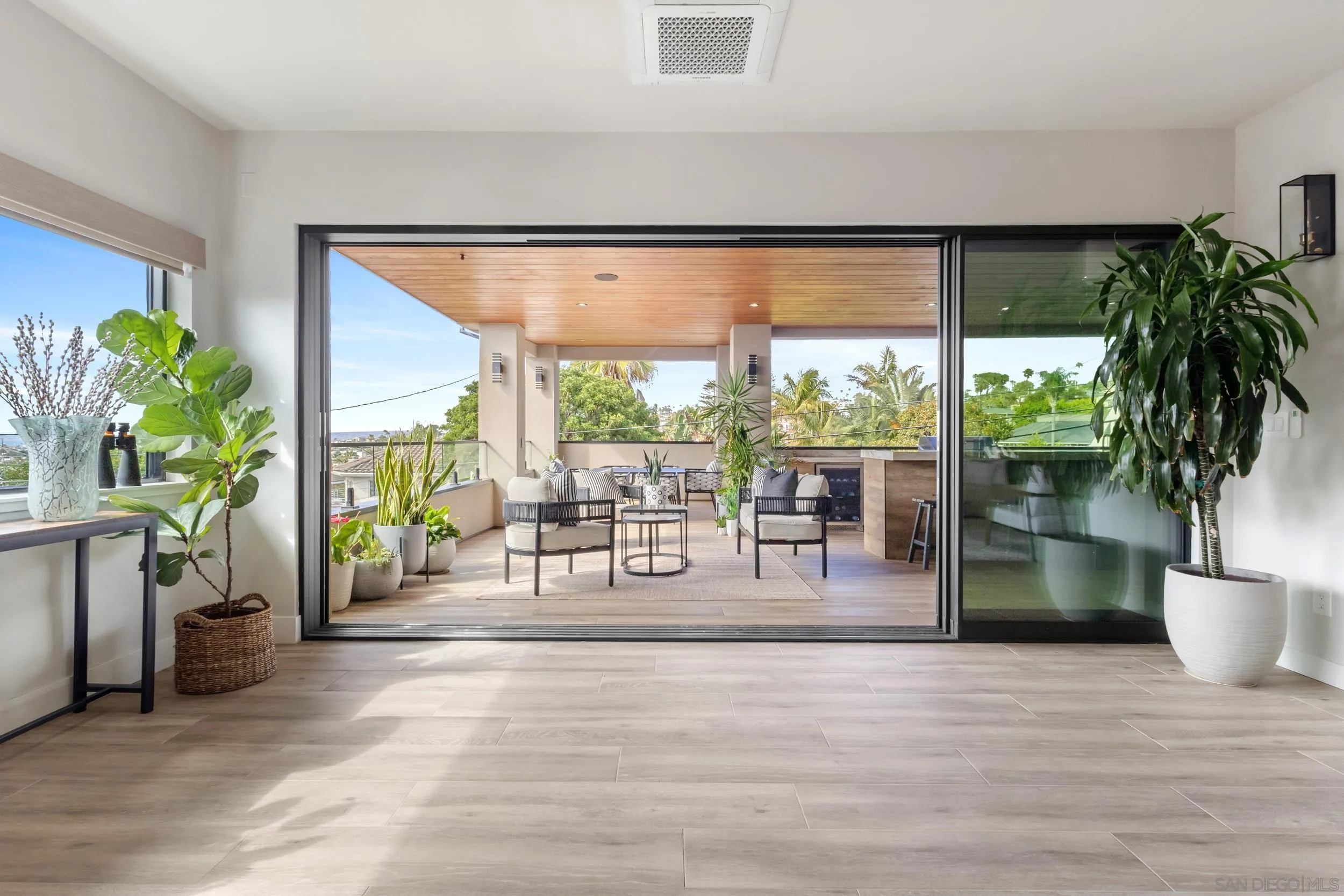 https://cdn.realtyfeed.com/cdn/127/260014227/466d8a090aac7bbdcec0c83925bd67ce.webp