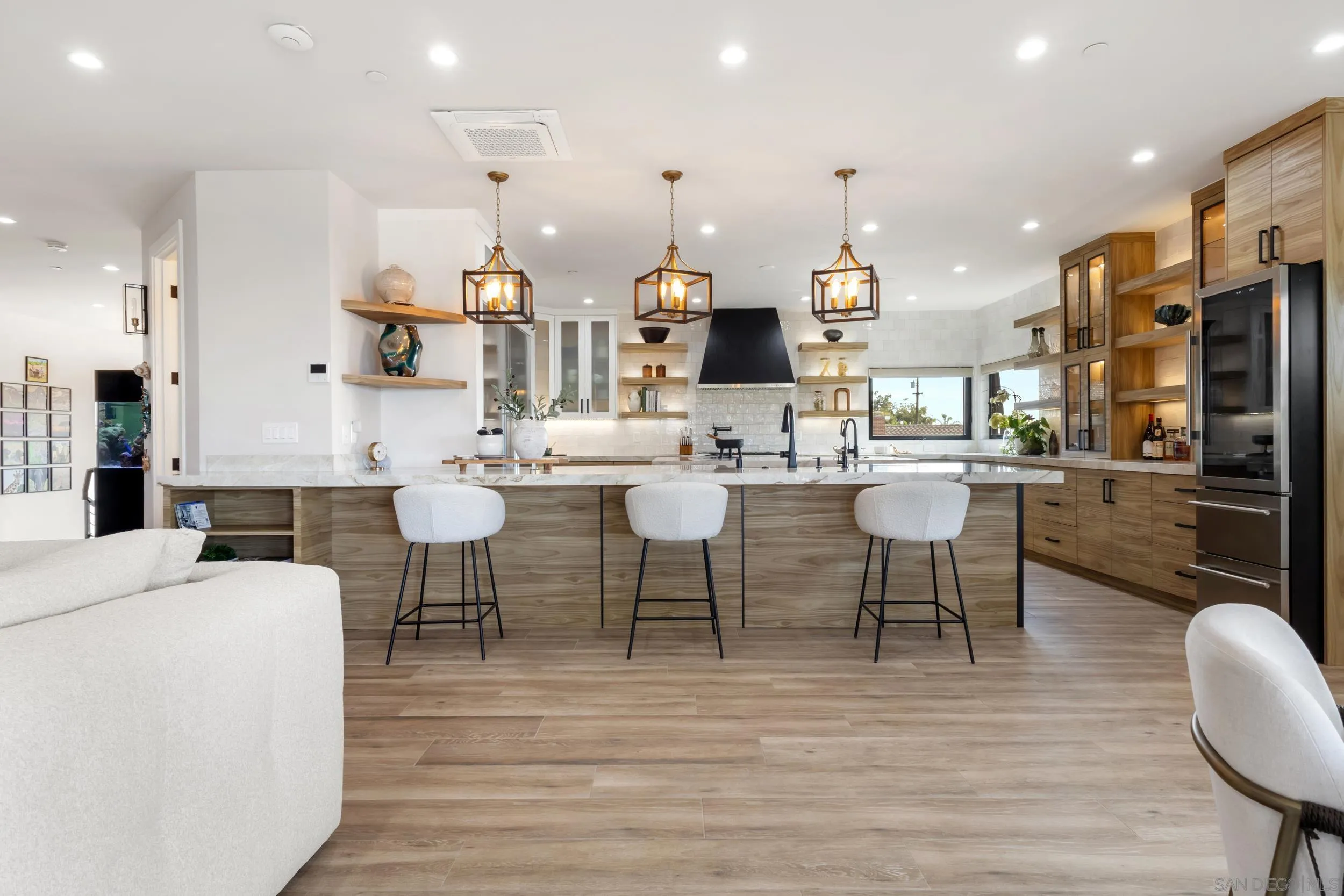 https://cdn.realtyfeed.com/cdn/127/260014227/474fc2a1701a6586b5c70c6e9d63b247.webp