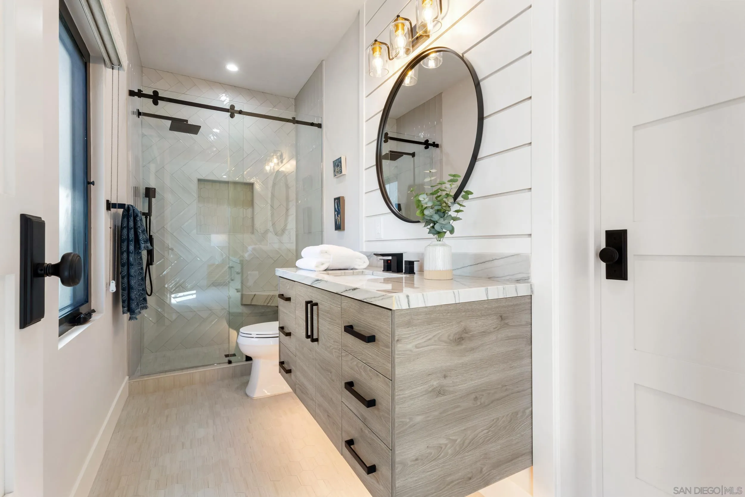 https://cdn.realtyfeed.com/cdn/127/260014227/49ccce283da73531cd8016fd2861dea8.webp