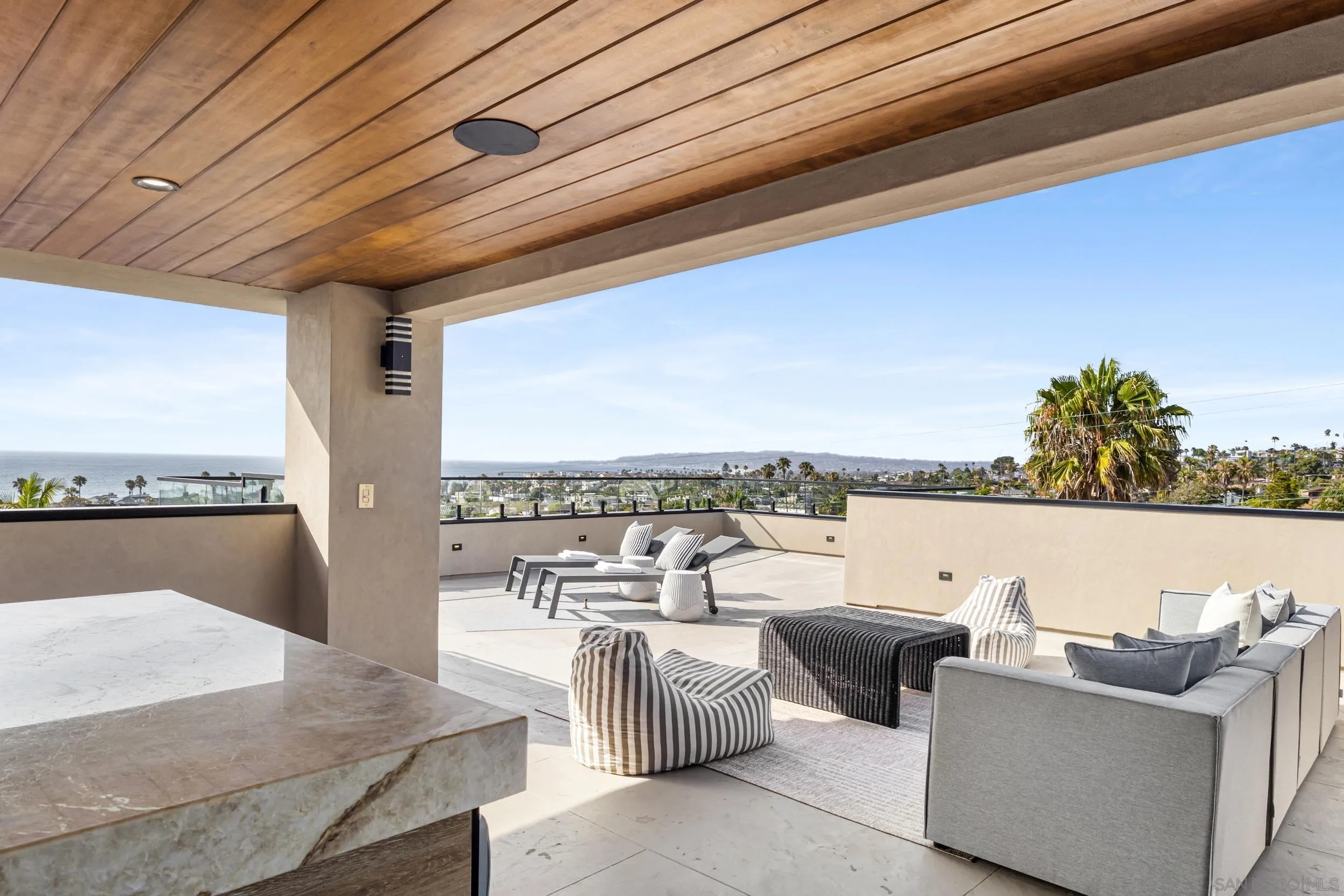 https://cdn.realtyfeed.com/cdn/127/260014227/557c098b820c09e83520b3acd4257026.webp
