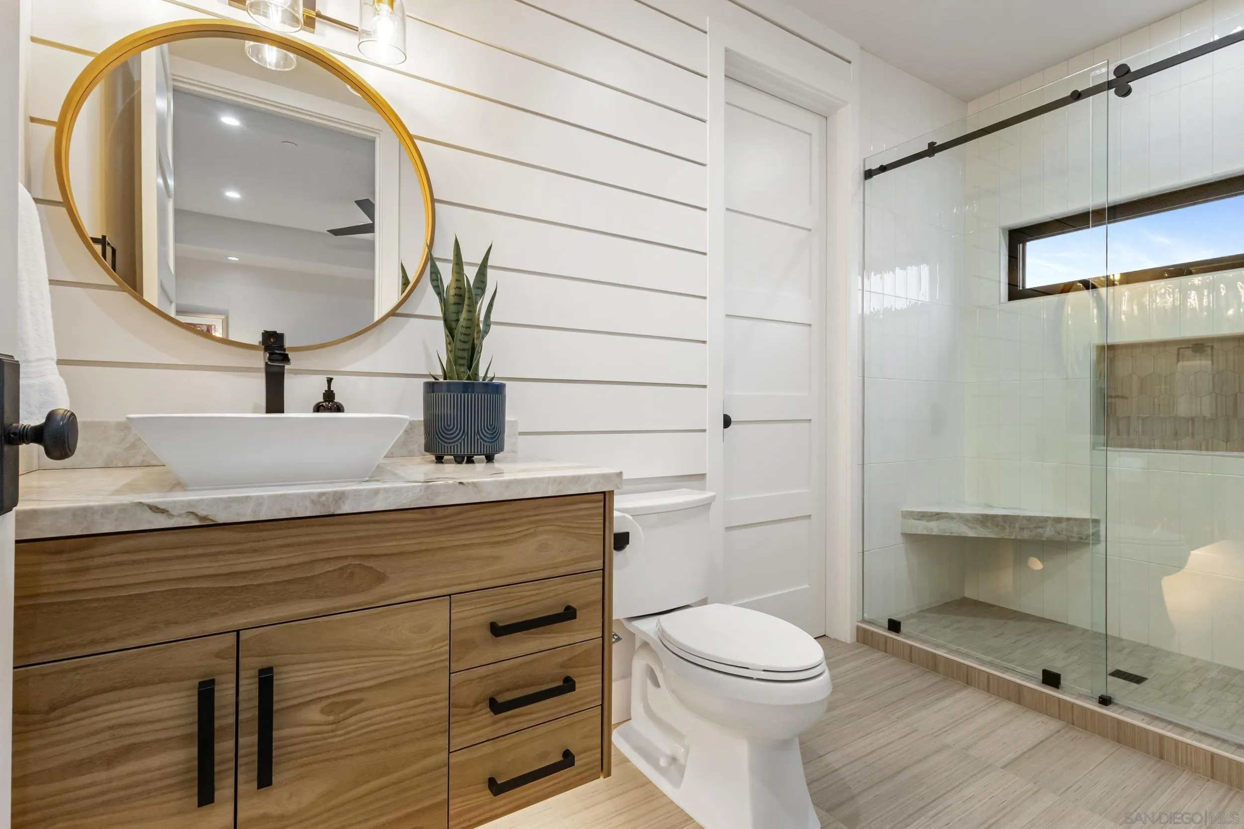 https://cdn.realtyfeed.com/cdn/127/260014227/682ff3905a769908adf3a05bbb3688aa.webp