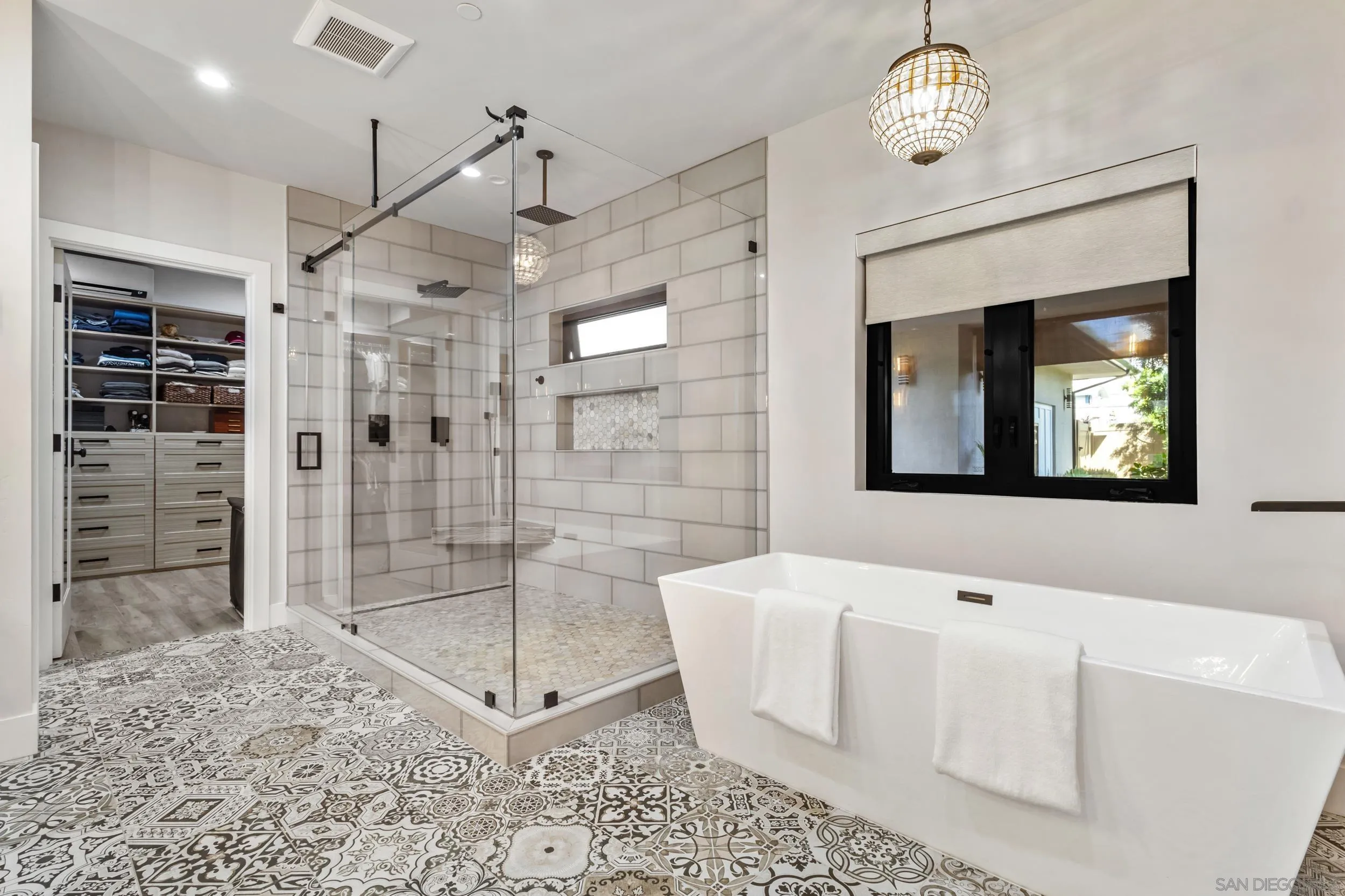 https://cdn.realtyfeed.com/cdn/127/260014227/91ad20e9a3c986b6b584bfb05a83b76b.webp