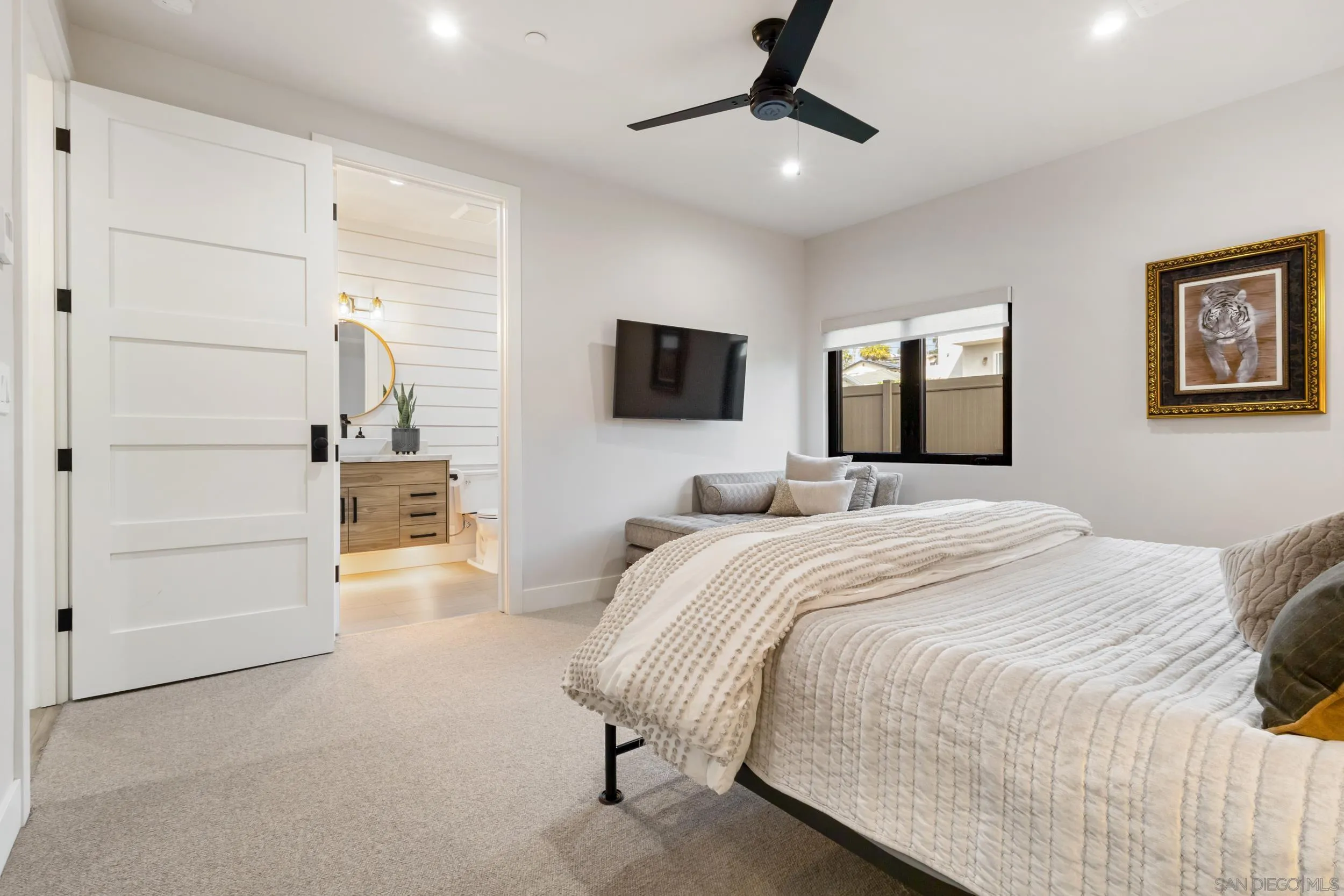 https://cdn.realtyfeed.com/cdn/127/260014227/93f103a9a4a56610eb4e96e466f25472.webp
