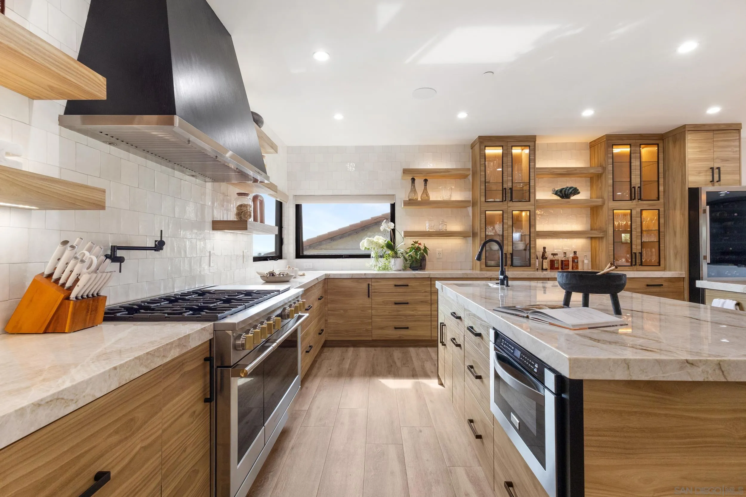 https://cdn.realtyfeed.com/cdn/127/260014227/9b67a27ccaed5d424327229ee6c3d66e.webp