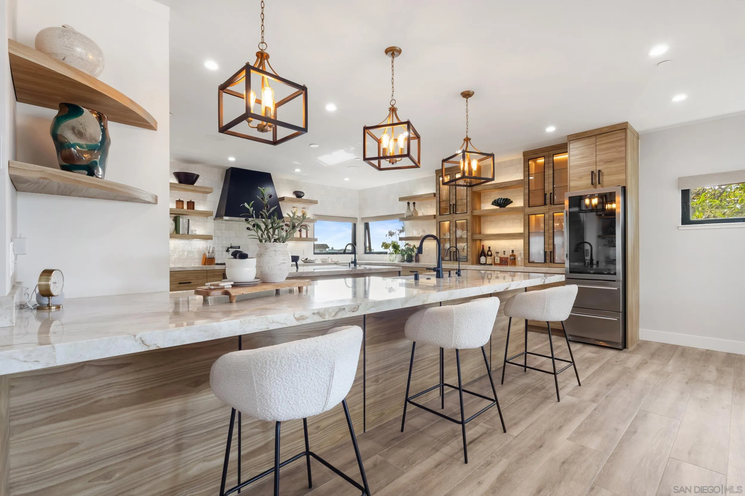 https://cdn.realtyfeed.com/cdn/127/260014227/a110f3ac935f4f959f2318e3bd838b82.webp