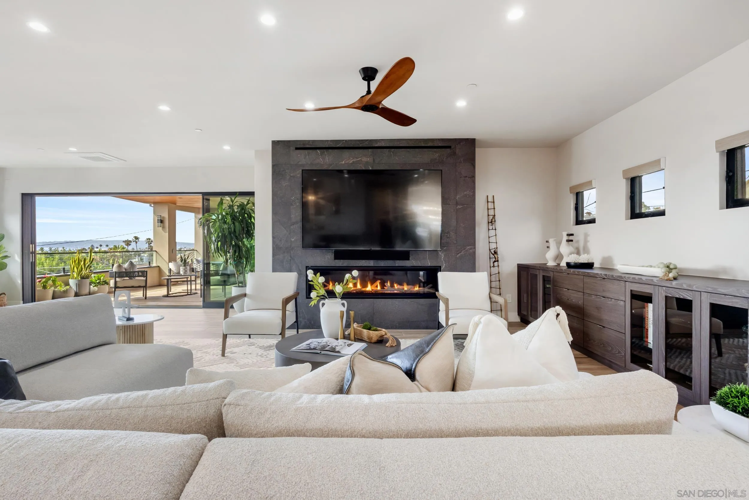 https://cdn.realtyfeed.com/cdn/127/260014227/ac1b742c049f34d248dc5cf104ac7870.webp