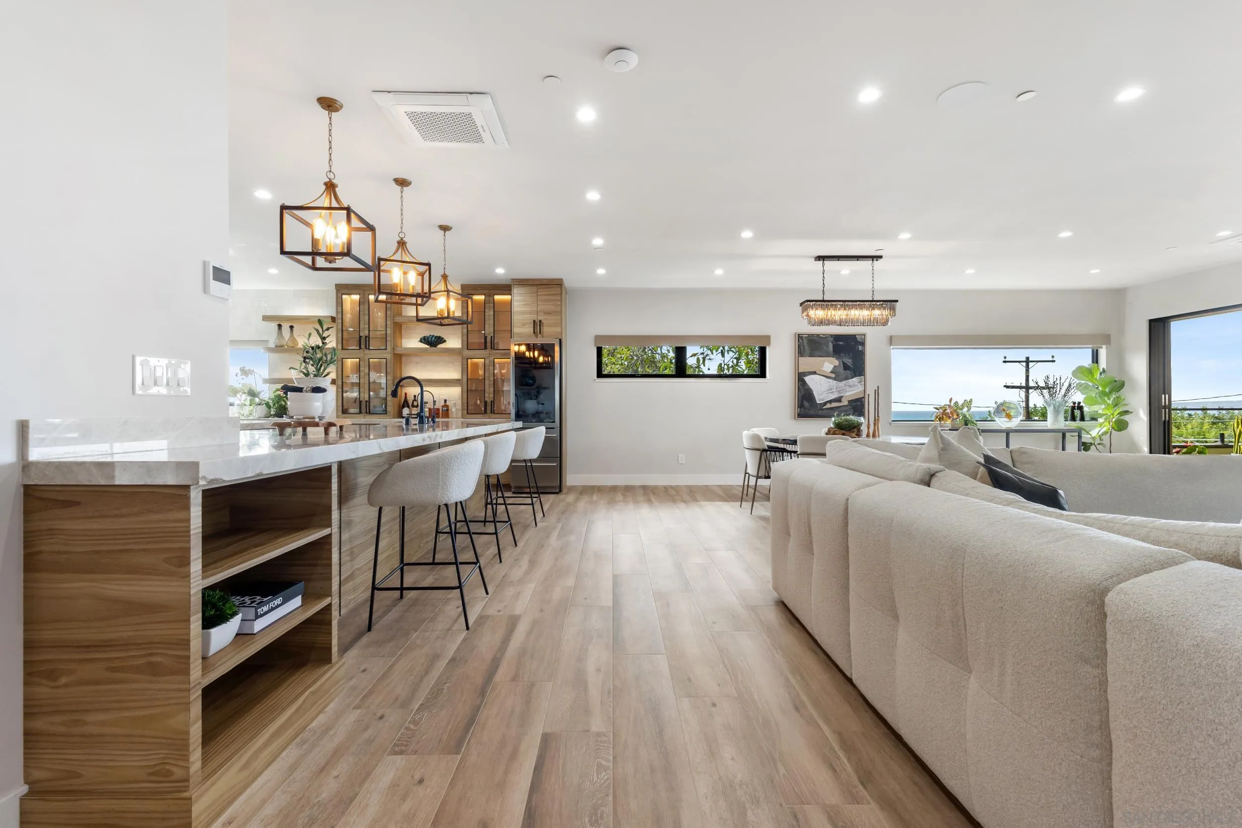 https://cdn.realtyfeed.com/cdn/127/260014227/aff83d2e7b25ea9acc1f3b81e133254d.webp