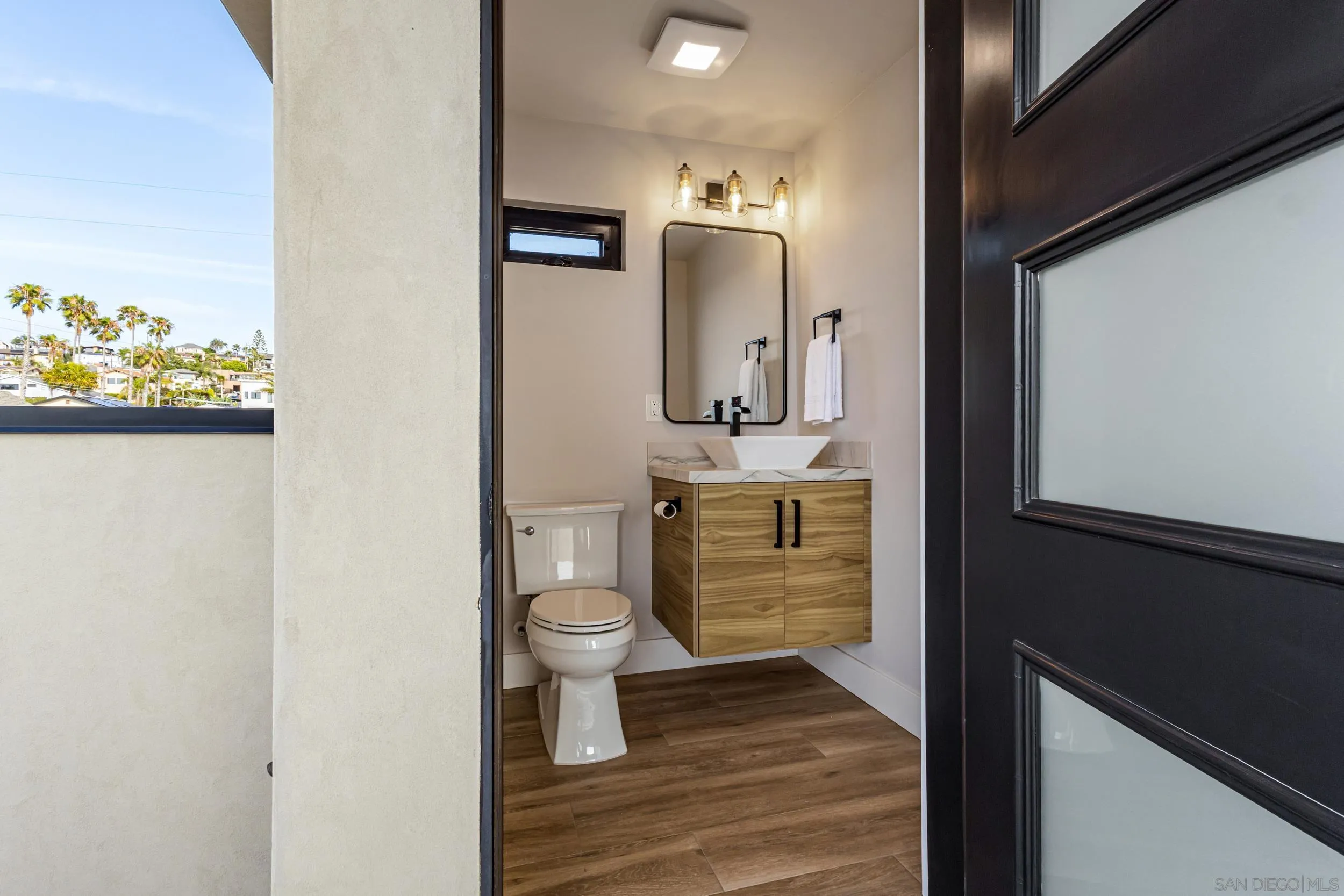 https://cdn.realtyfeed.com/cdn/127/260014227/b36ed3bbda42a01d192d5c523735cf3c.webp