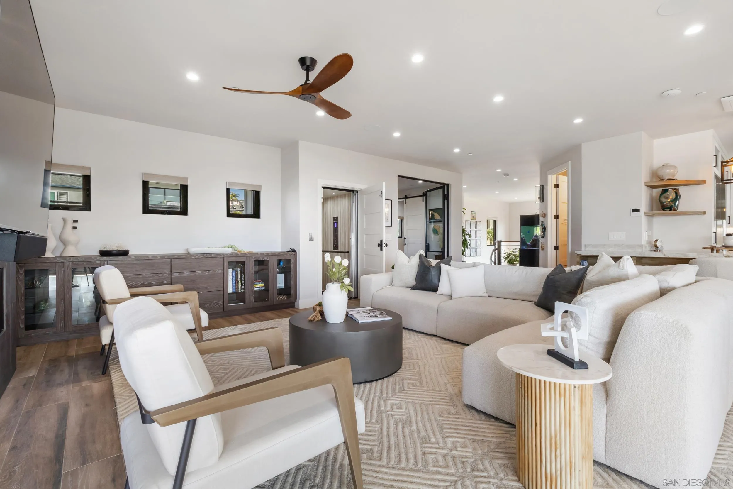 https://cdn.realtyfeed.com/cdn/127/260014227/be1554ccbb0b6016d2f95f2f60ab9575.webp