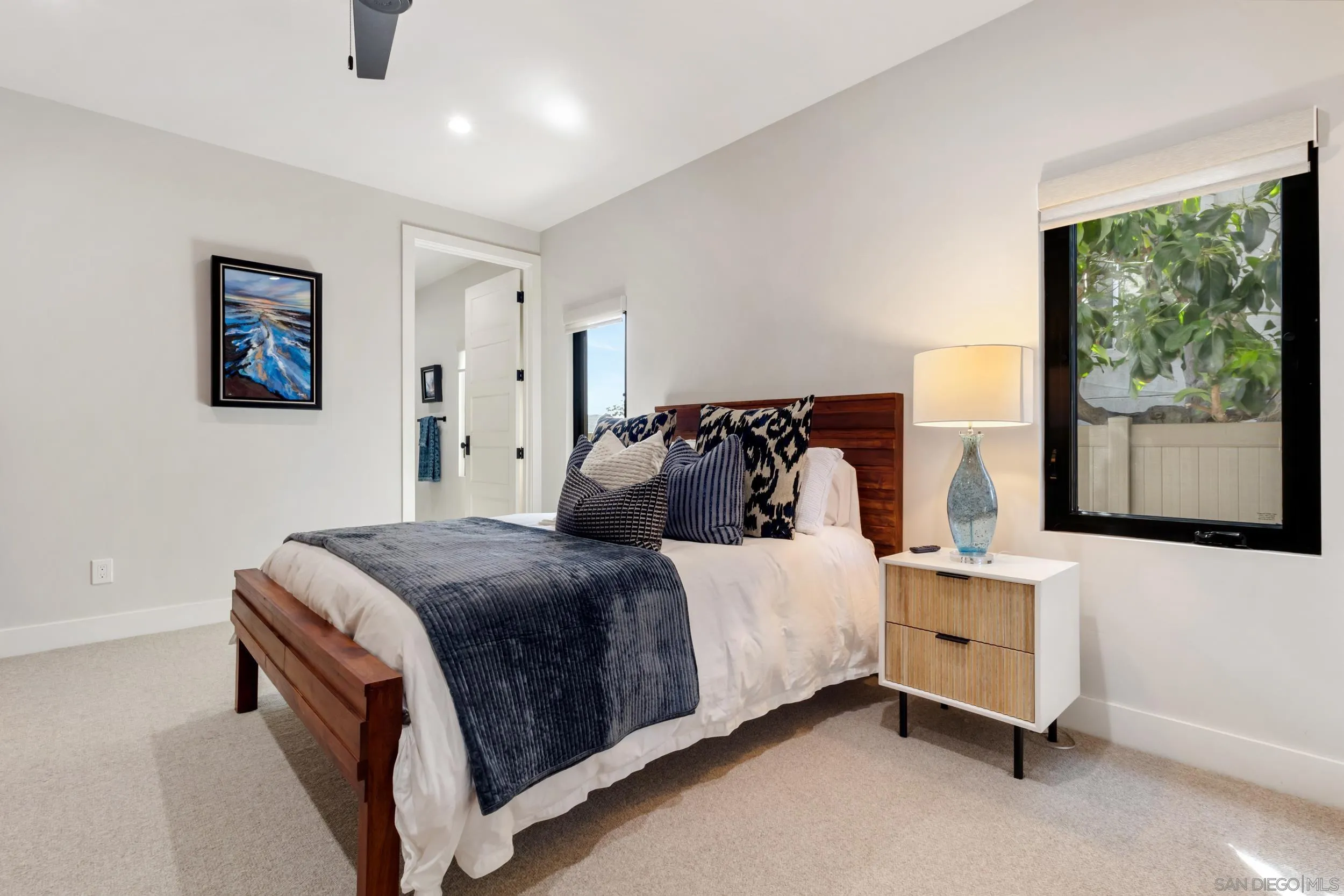 https://cdn.realtyfeed.com/cdn/127/260014227/d19519c211547ea522a06b2d9373c824.webp