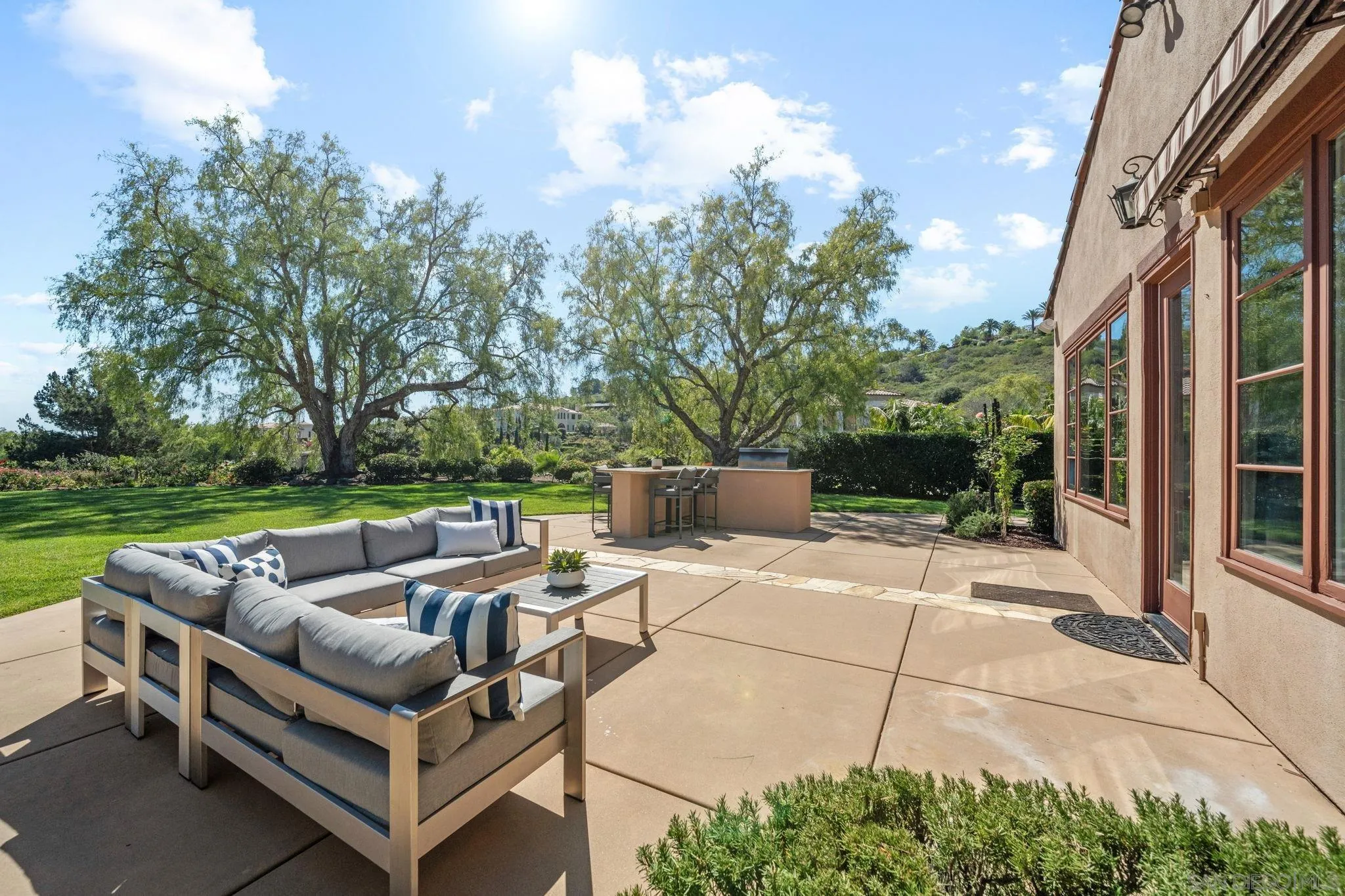 https://cdn.realtyfeed.com/cdn/127/260014228/c9eaf7609ea785d2a8b41bc101bb77df.webp