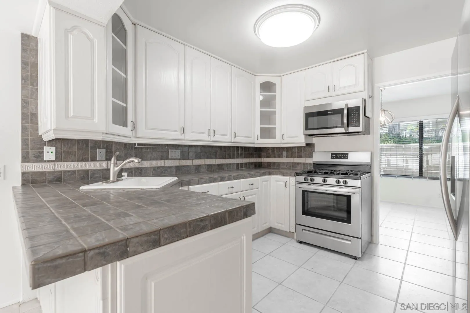 https://cdn.realtyfeed.com/cdn/127/260014233/1421106aedbbd7b62c36e5eacc6935f7.webp
