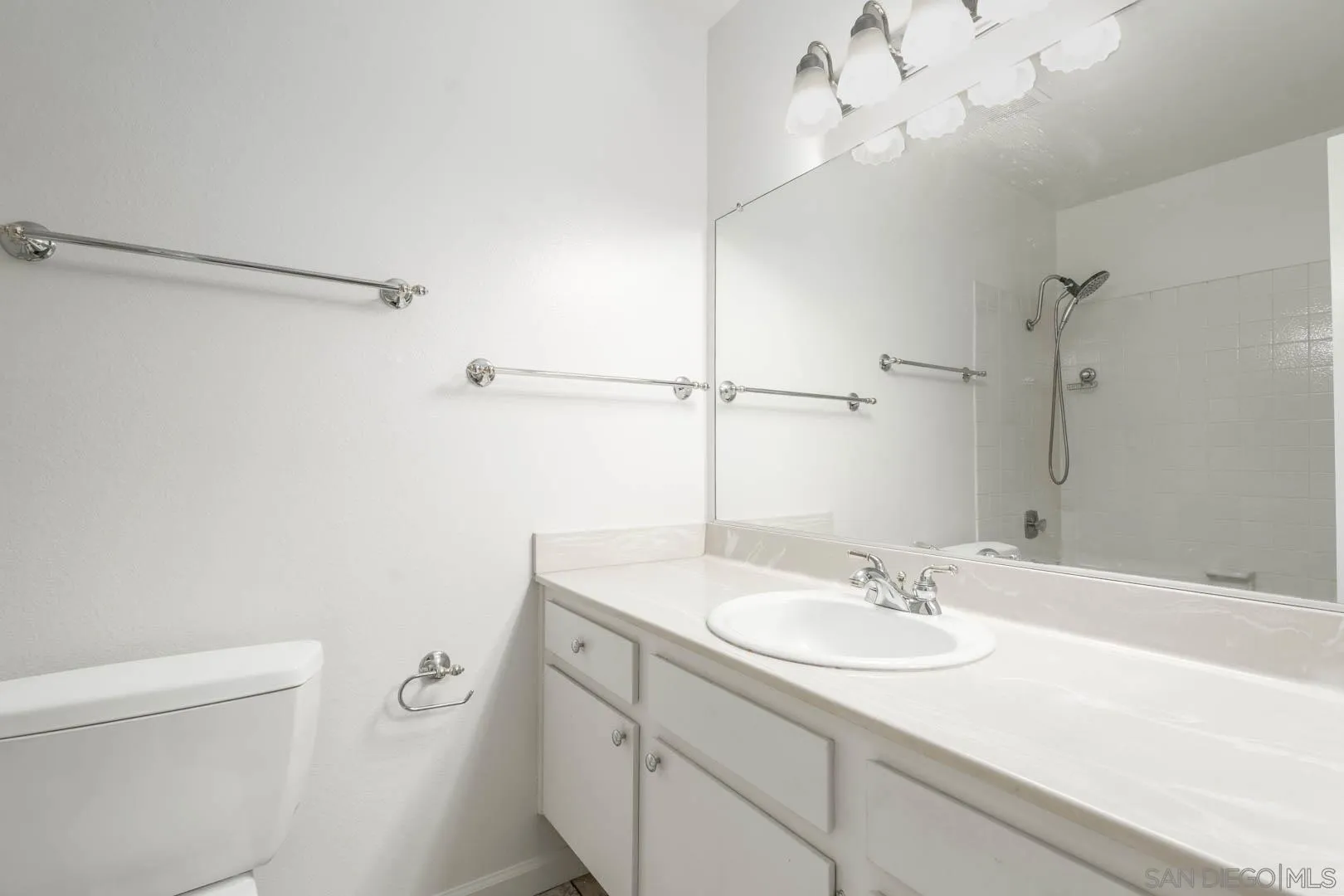 https://cdn.realtyfeed.com/cdn/127/260014233/4c9ee46cef2873f256d4517e961382ad.webp