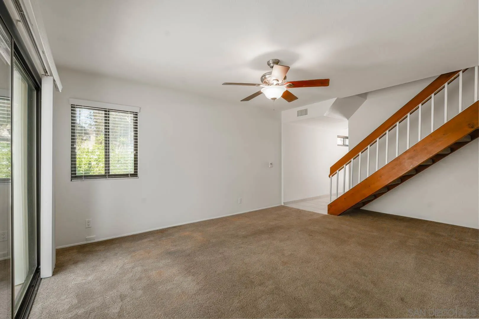 https://cdn.realtyfeed.com/cdn/127/260014233/5cd448eb4f1f984f070f57bb00f949e1.webp