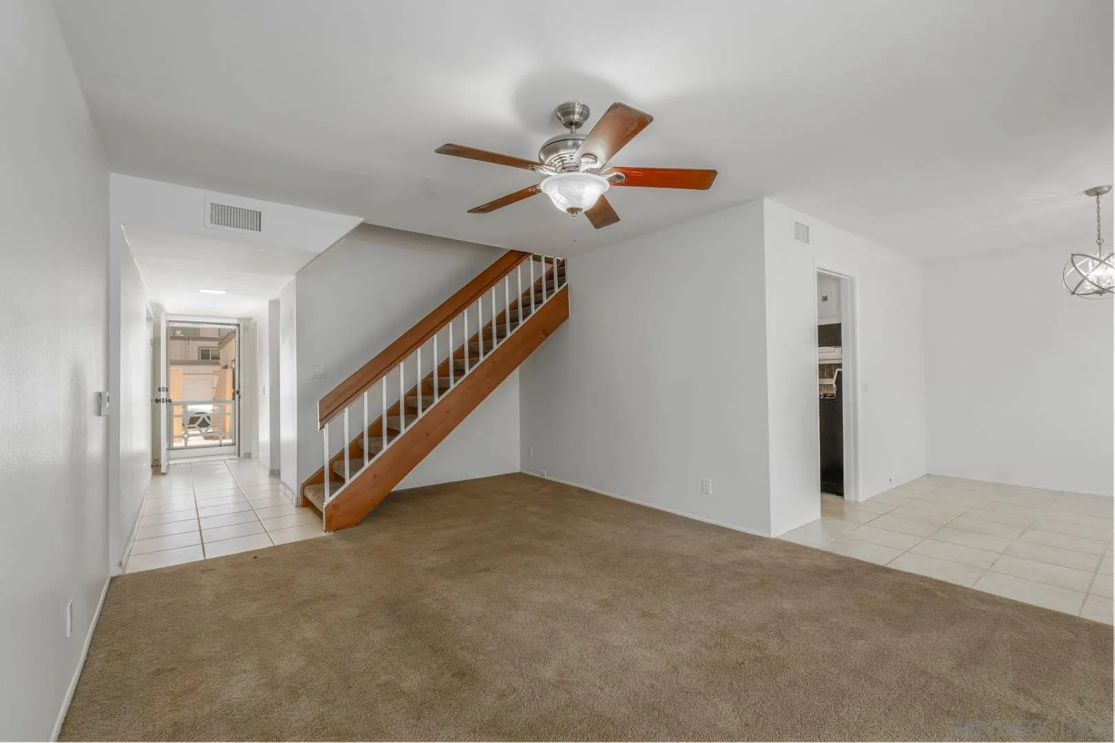 https://cdn.realtyfeed.com/cdn/127/260014233/65cf0e3253d3e766c2c9d489efb9d260.webp