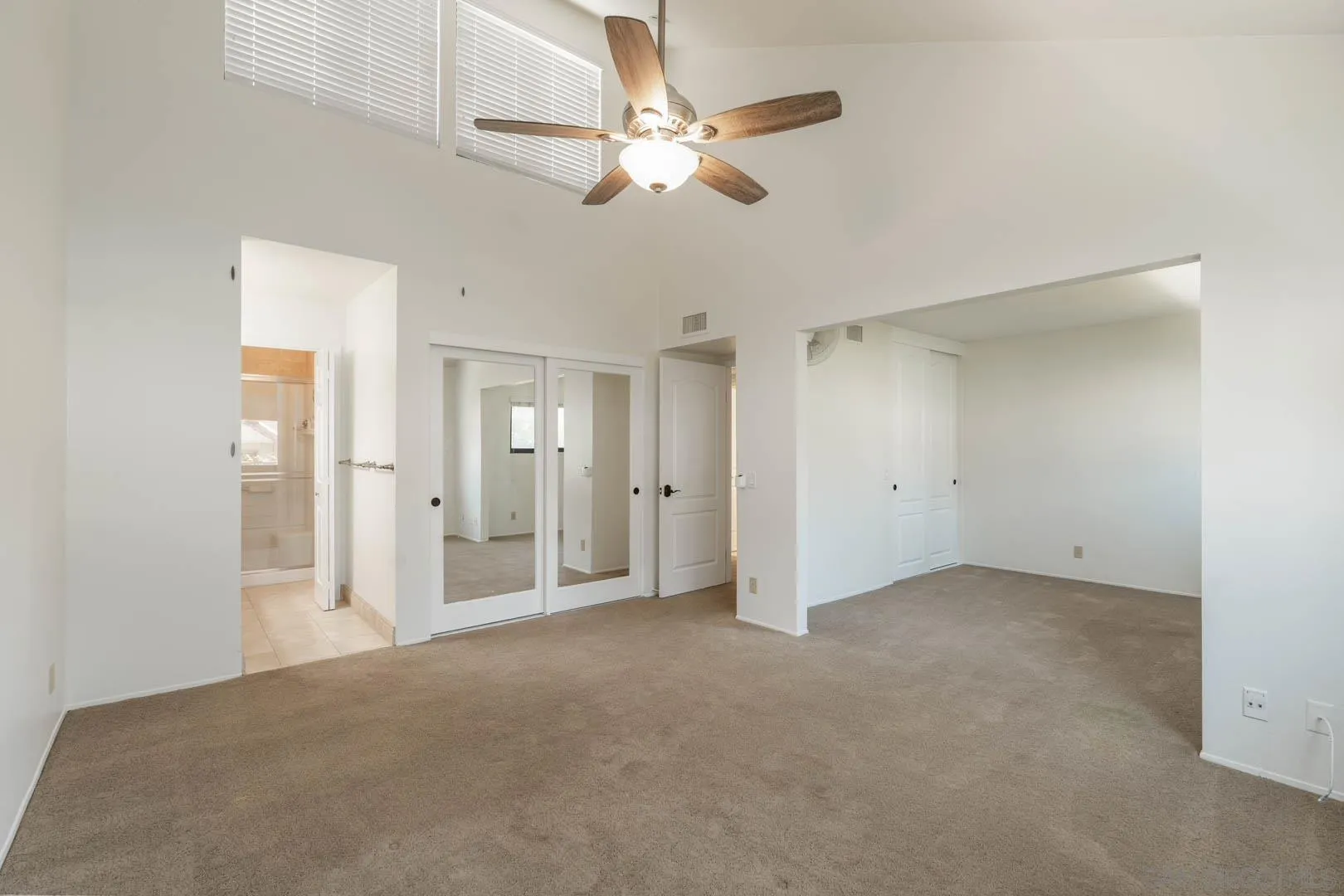 https://cdn.realtyfeed.com/cdn/127/260014233/800fdbc3bfe70d8a7754512821df6b21.webp