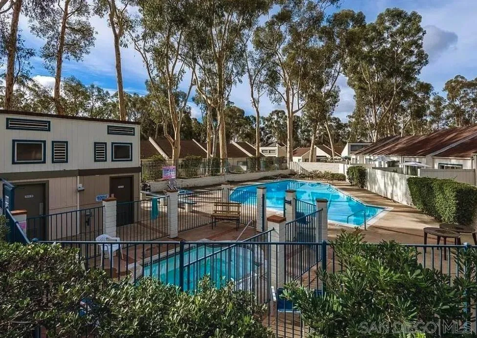 https://cdn.realtyfeed.com/cdn/127/260014233/84ace1715fbc10e7daf29b2c8aa3bff5.webp