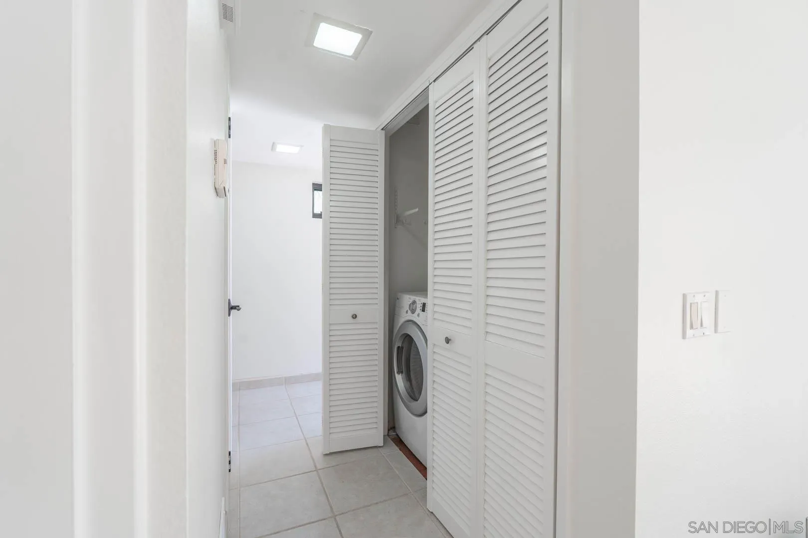 https://cdn.realtyfeed.com/cdn/127/260014233/c710d80f3f71188b8cad3d527e03922b.webp
