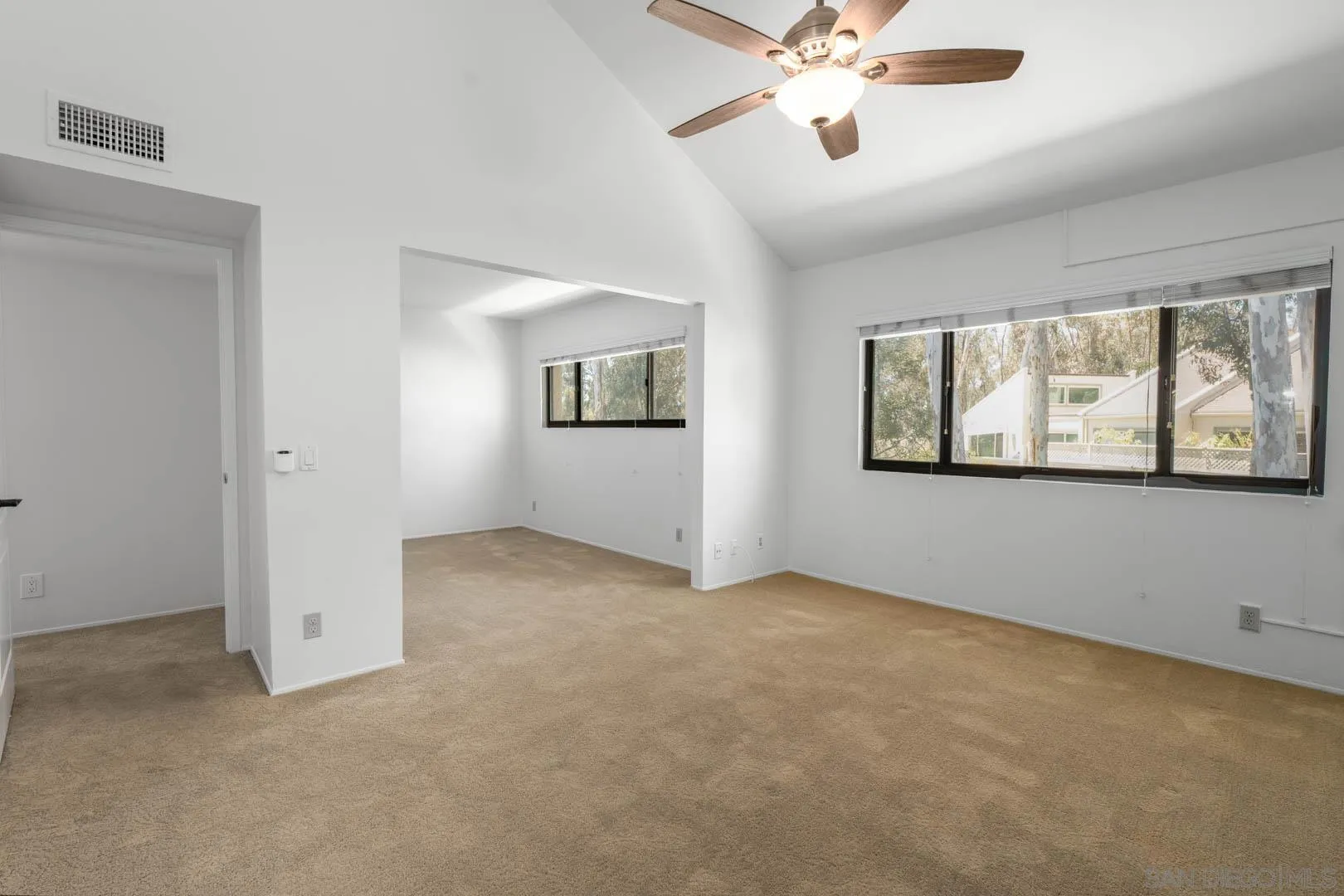 https://cdn.realtyfeed.com/cdn/127/260014233/edf05dd00630e2baac96c0b5a6e74c60.webp