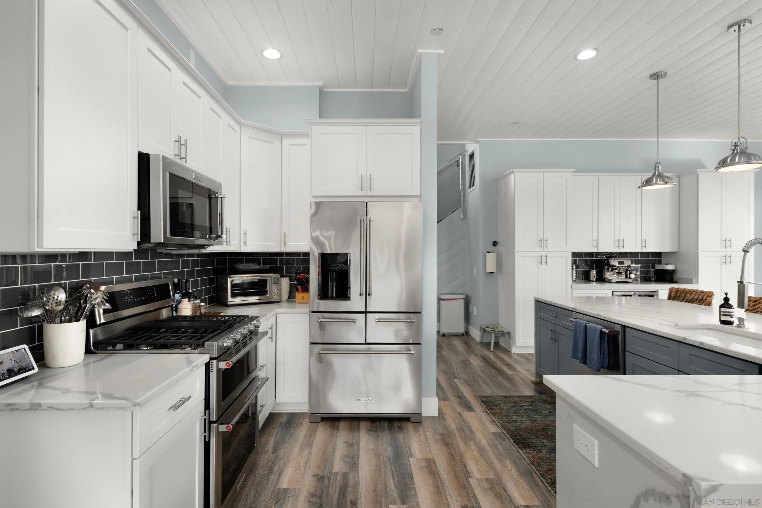 https://cdn.realtyfeed.com/cdn/127/260014234/e9a4d02aec15d44529ebdf1fe3d3664f.webp