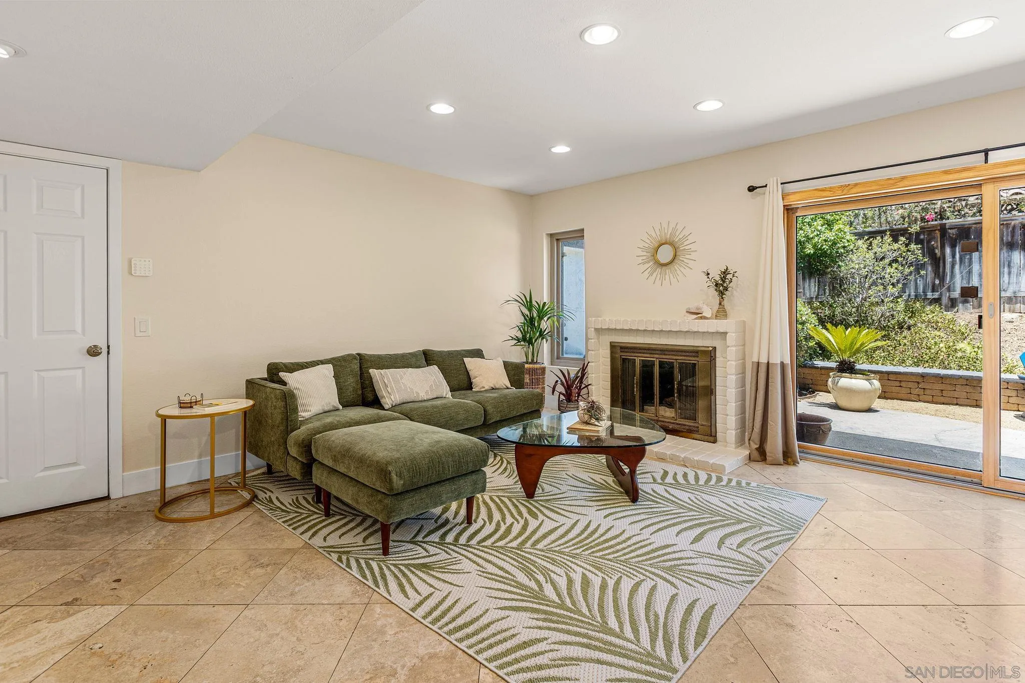 https://cdn.realtyfeed.com/cdn/127/260014238/227c1403c426b338a44386597c17e76e.webp