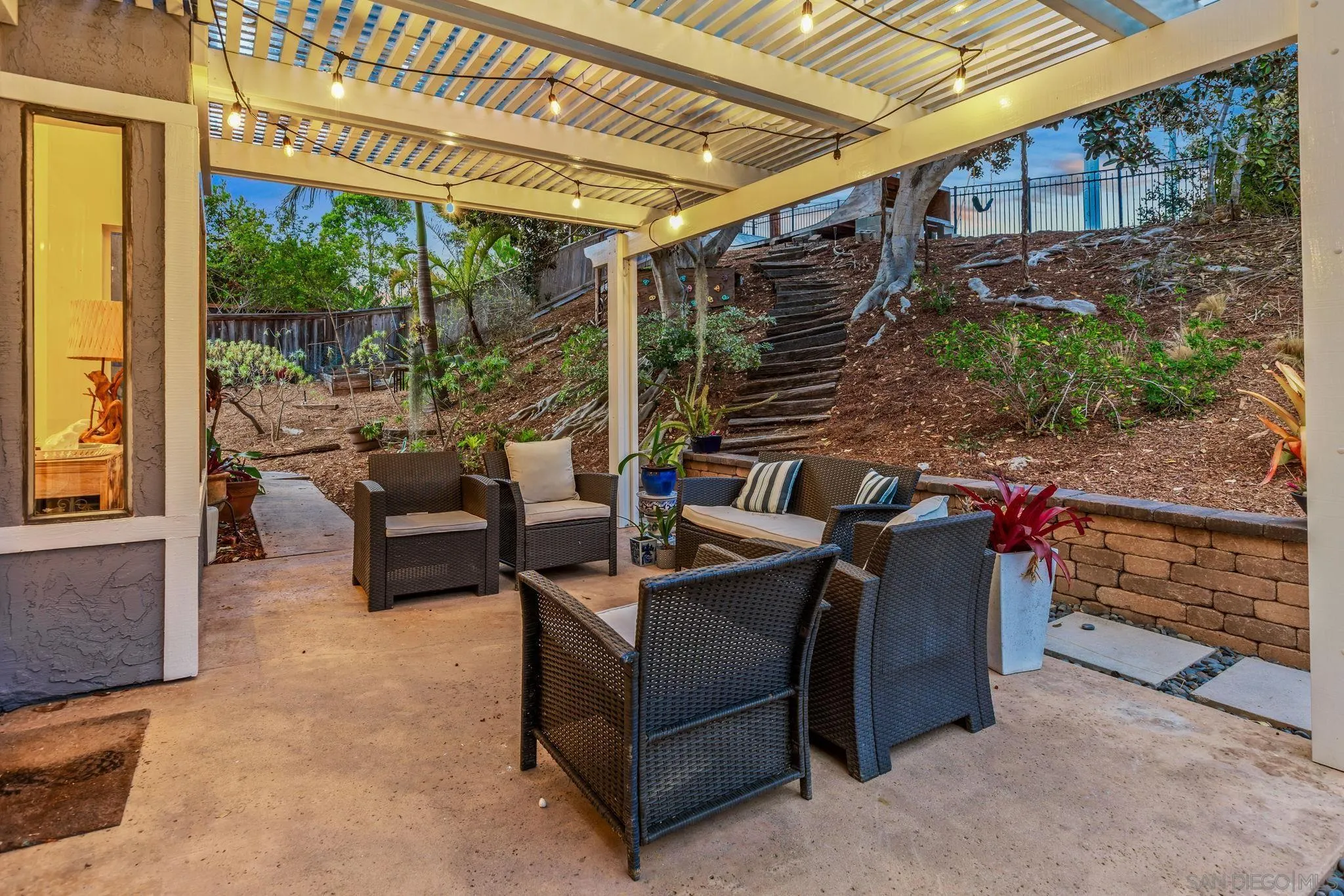 https://cdn.realtyfeed.com/cdn/127/260014238/46128cd4179e7c84df5e82e70b8459bc.webp