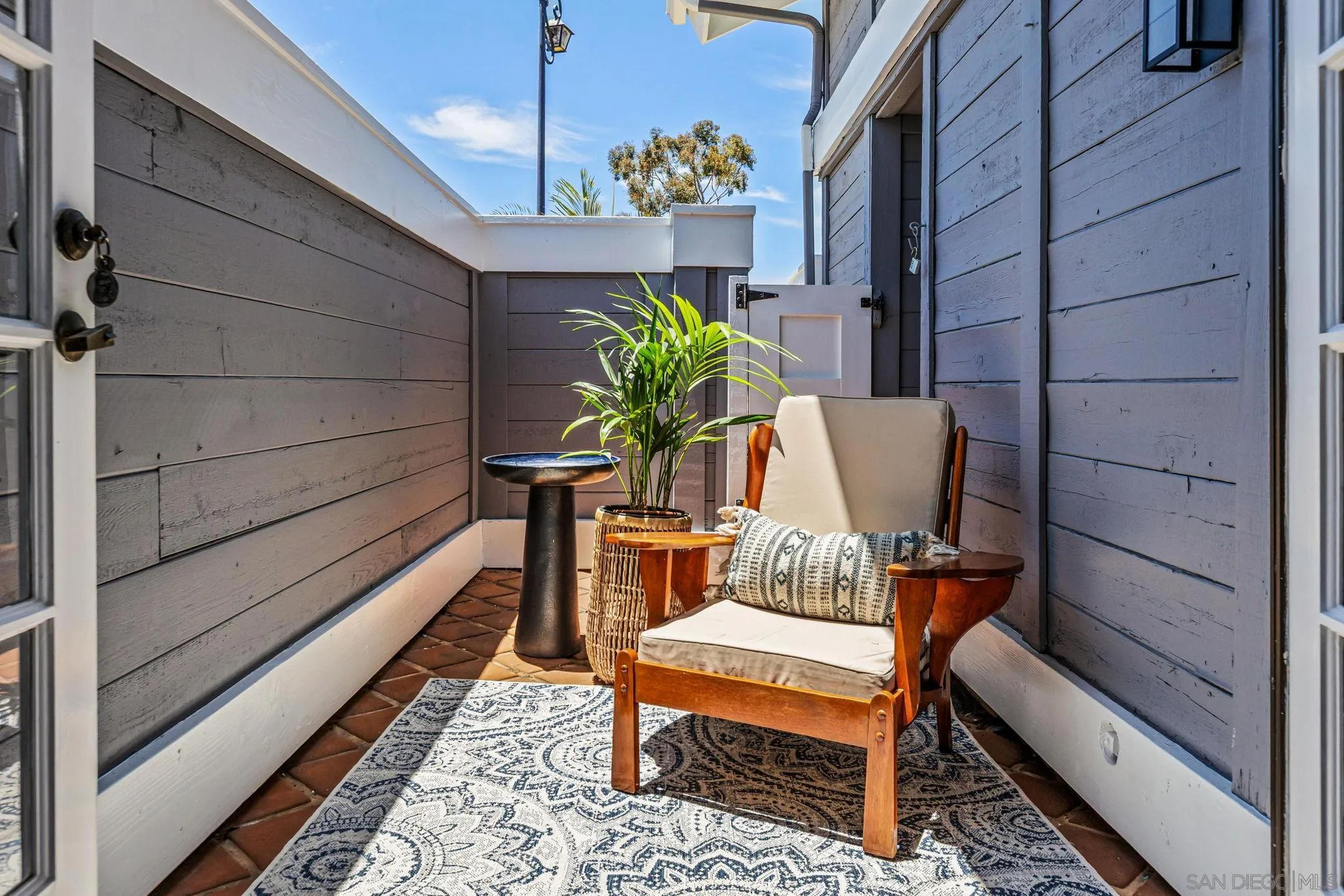 https://cdn.realtyfeed.com/cdn/127/260014238/6a05688673441e2f4f7d3604eb189903.webp